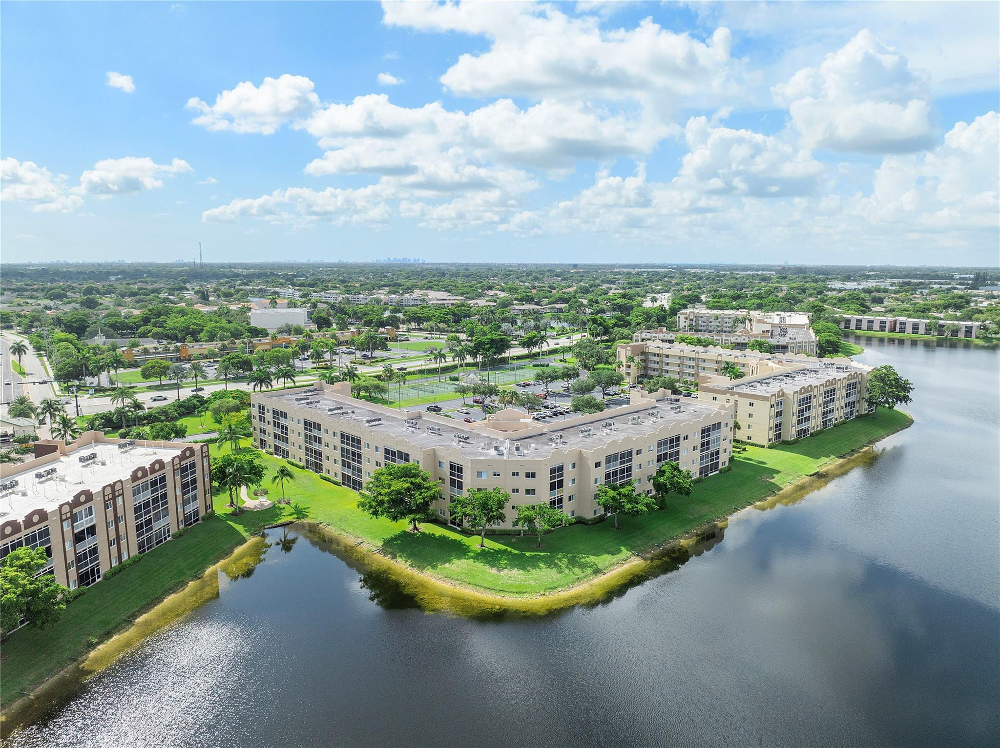 7647 Southampton Ter 407