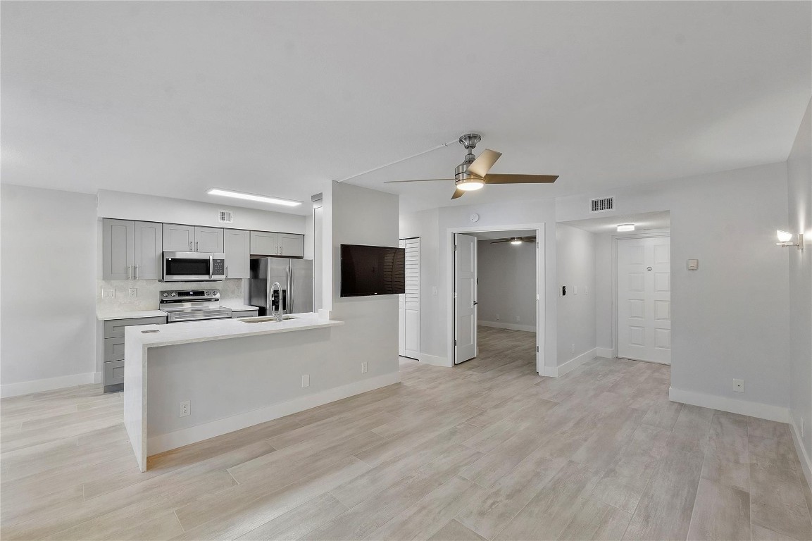 9901 Westview Dr 313