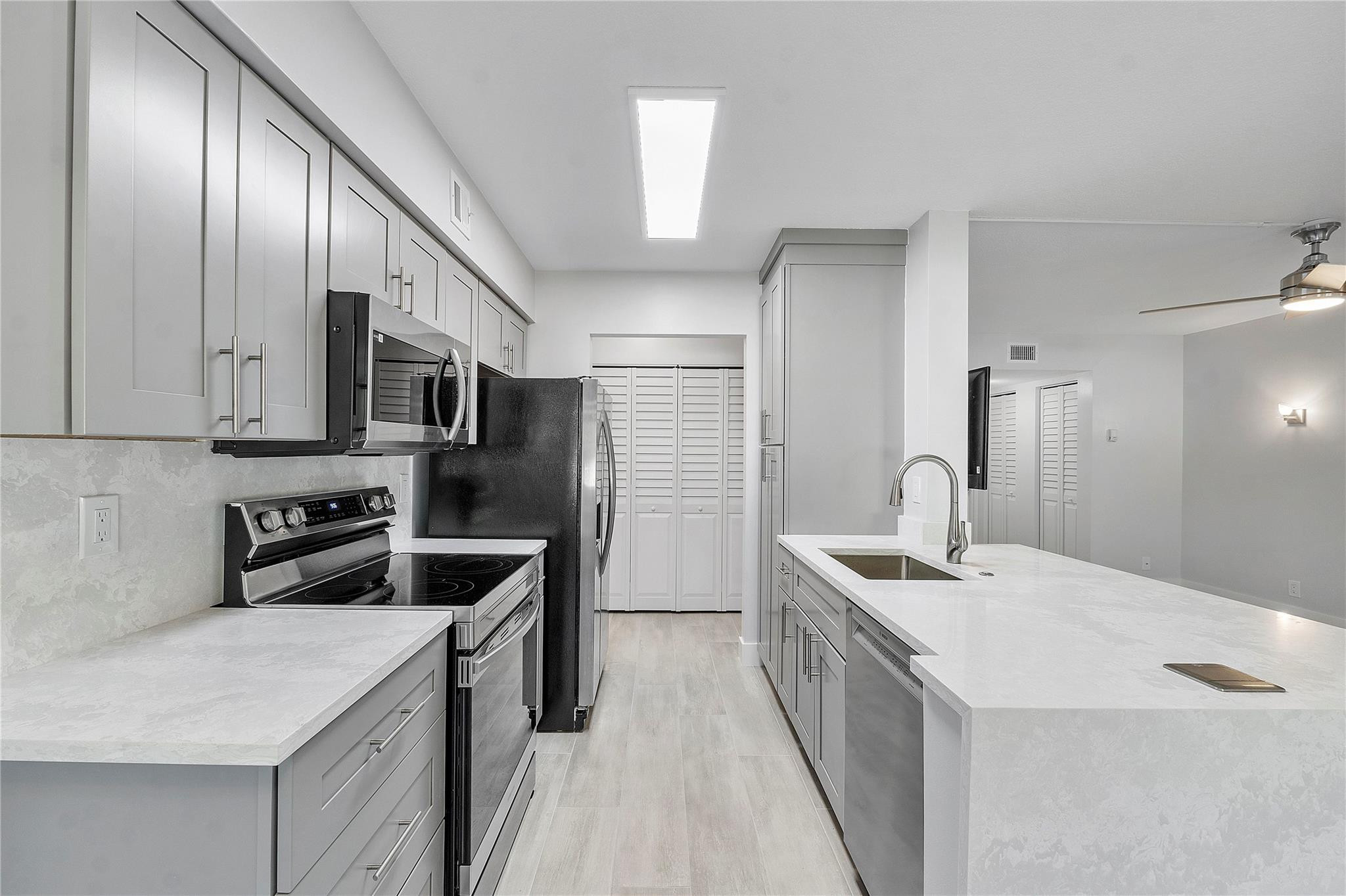 9901 Westview Dr 313