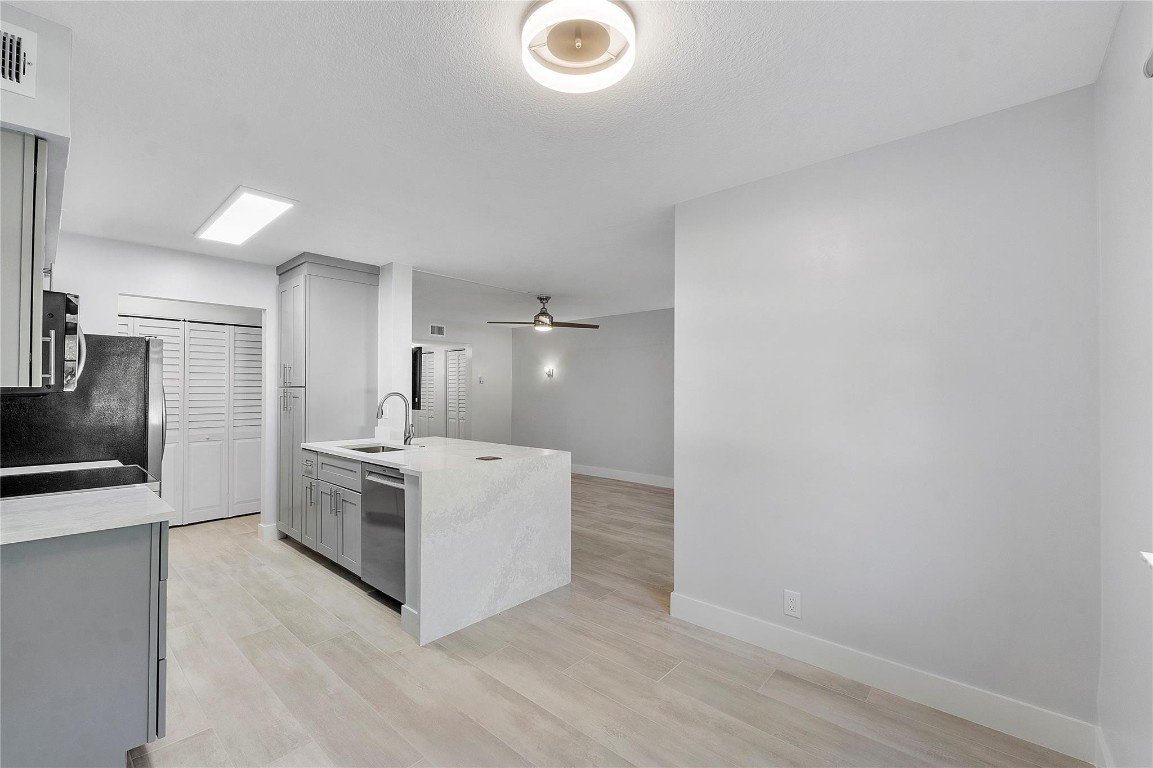 9901 Westview Dr 313