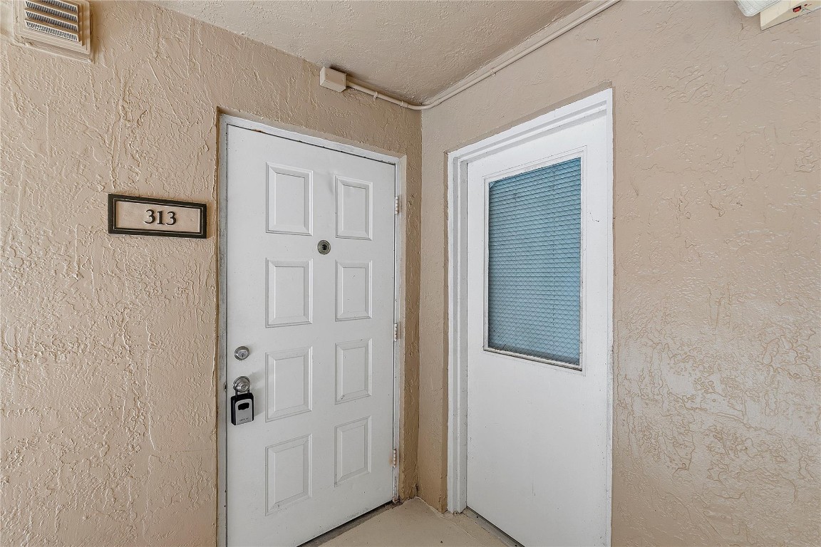 9901 Westview Dr 313