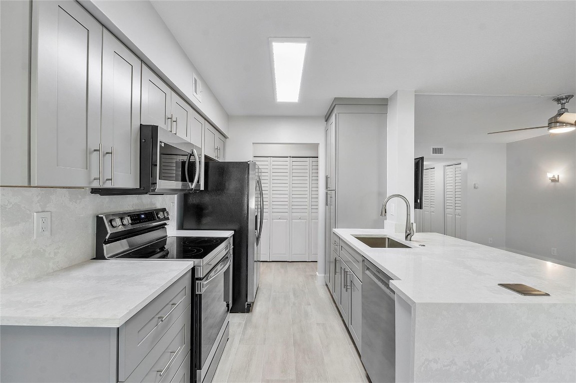 9901 Westview Dr 313