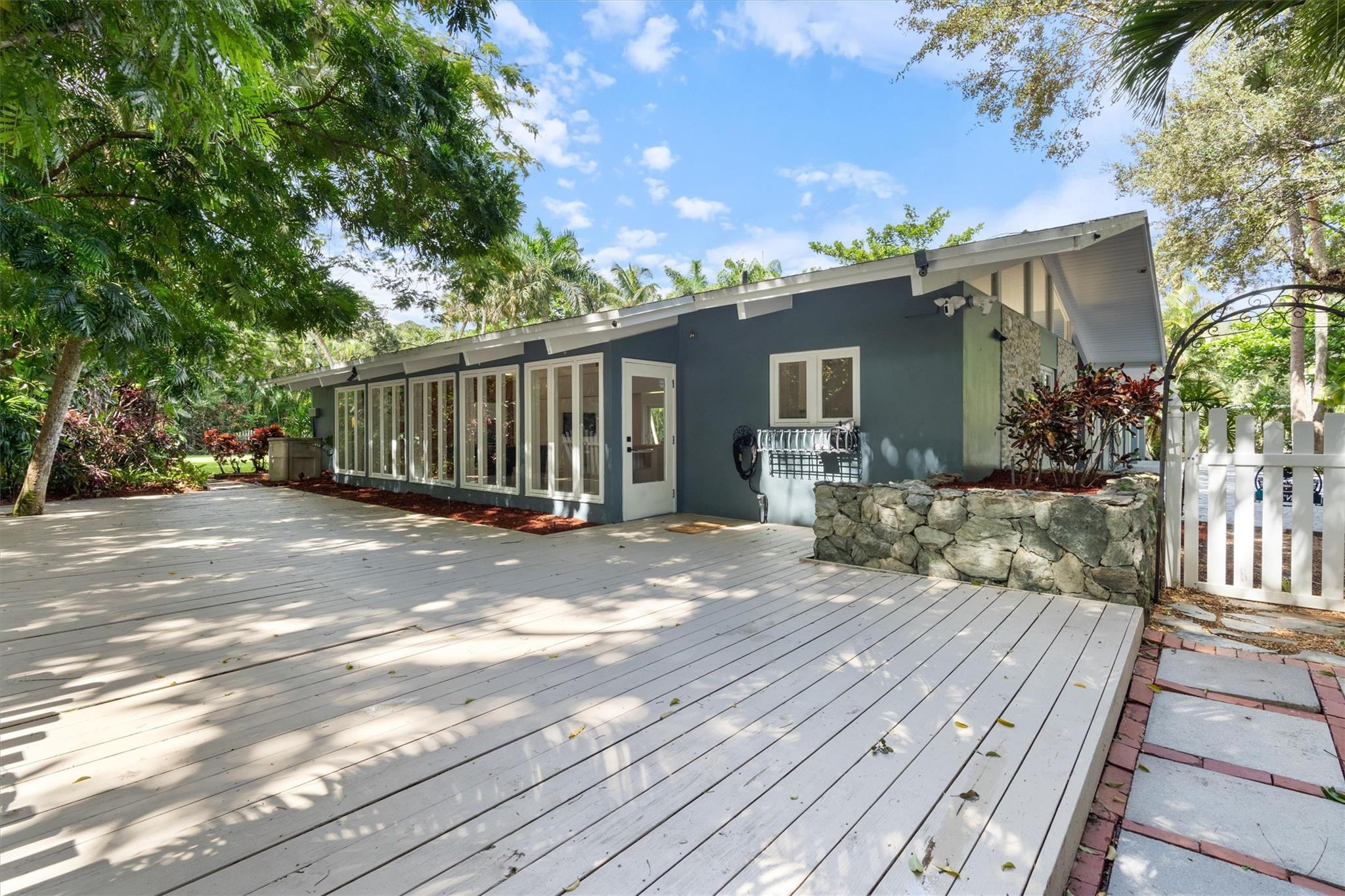 2211 SW 27th Terrace