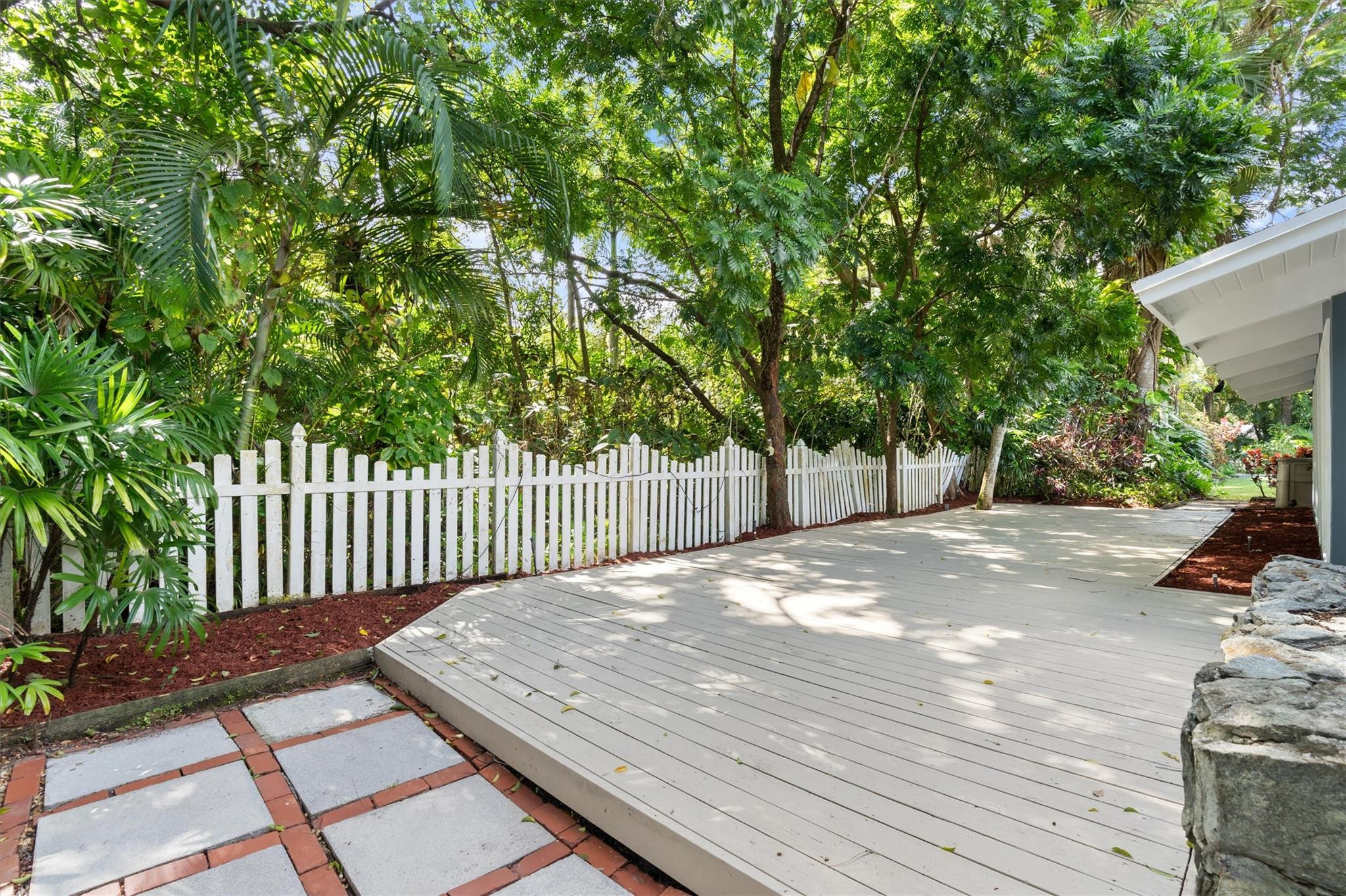2211 SW 27th Terrace