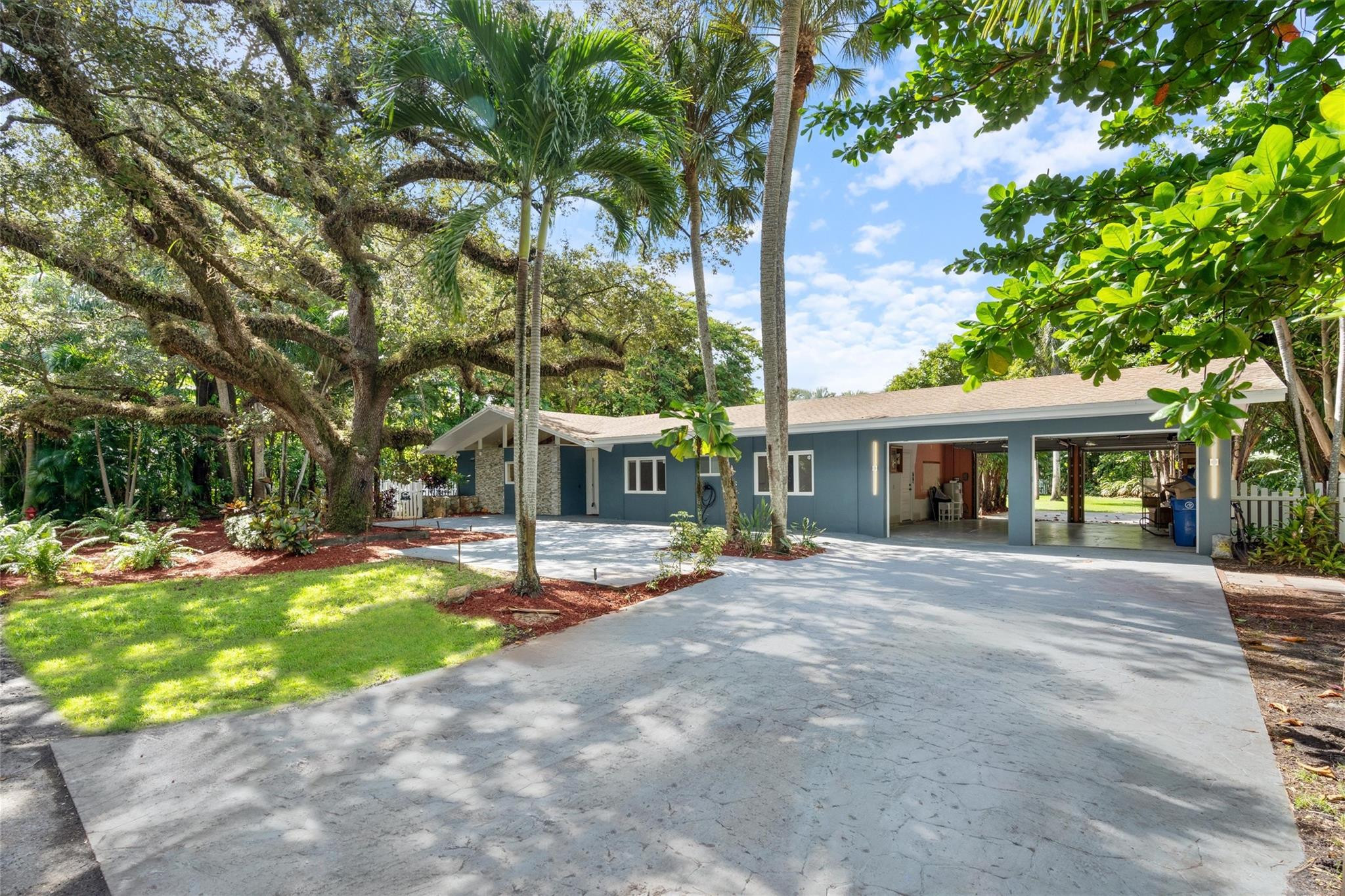 2211 SW 27th Terrace