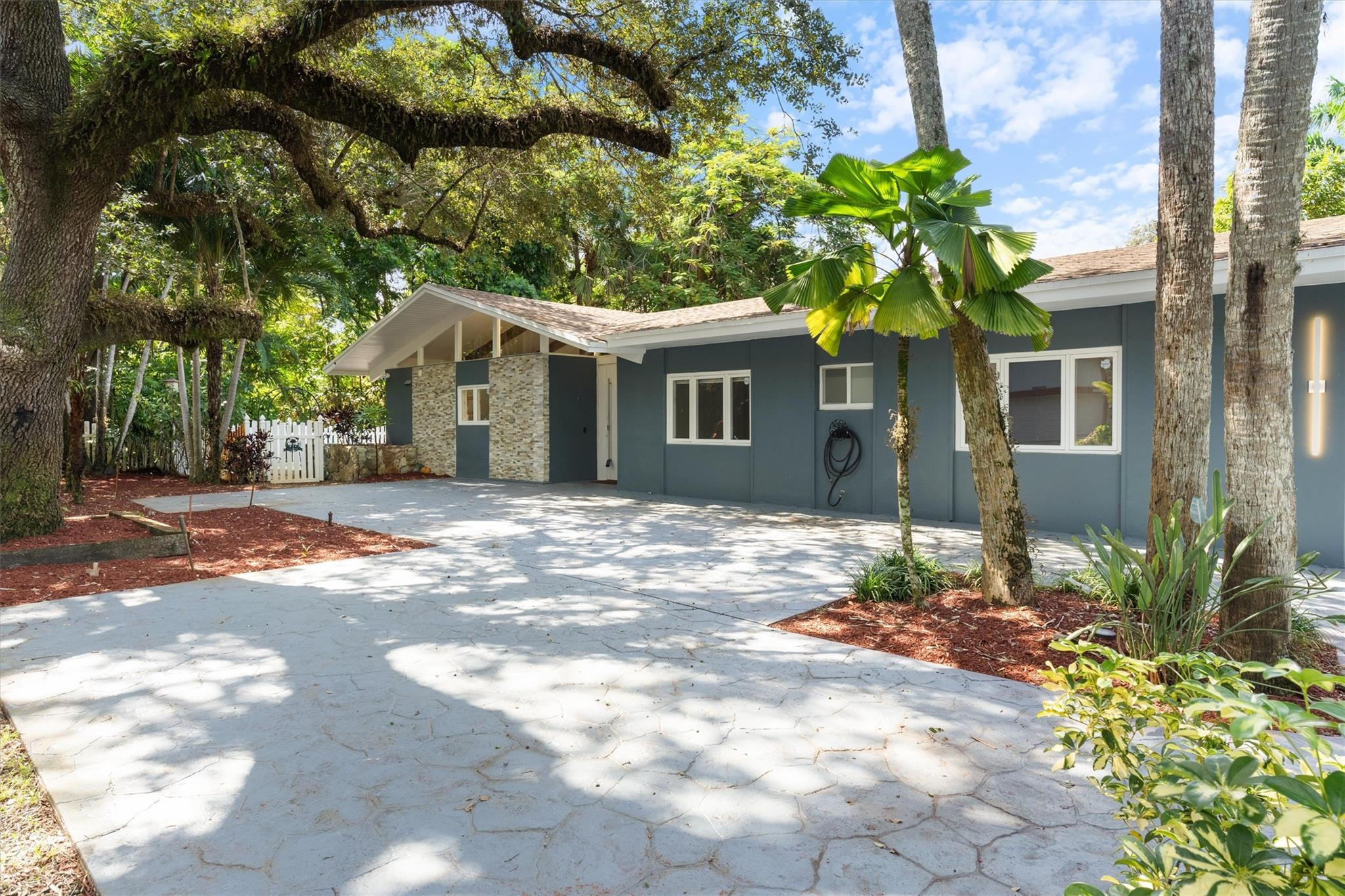 2211 SW 27th Terrace