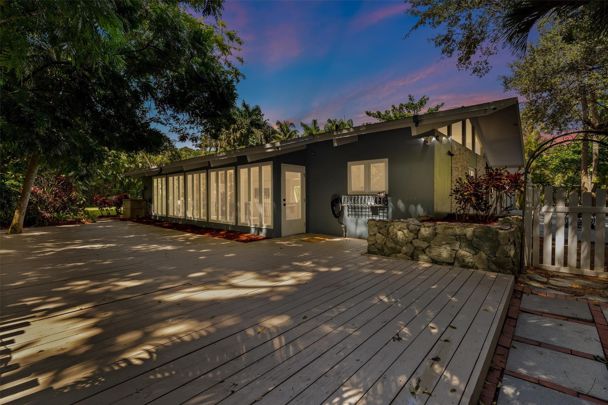2211 SW 27th Terrace