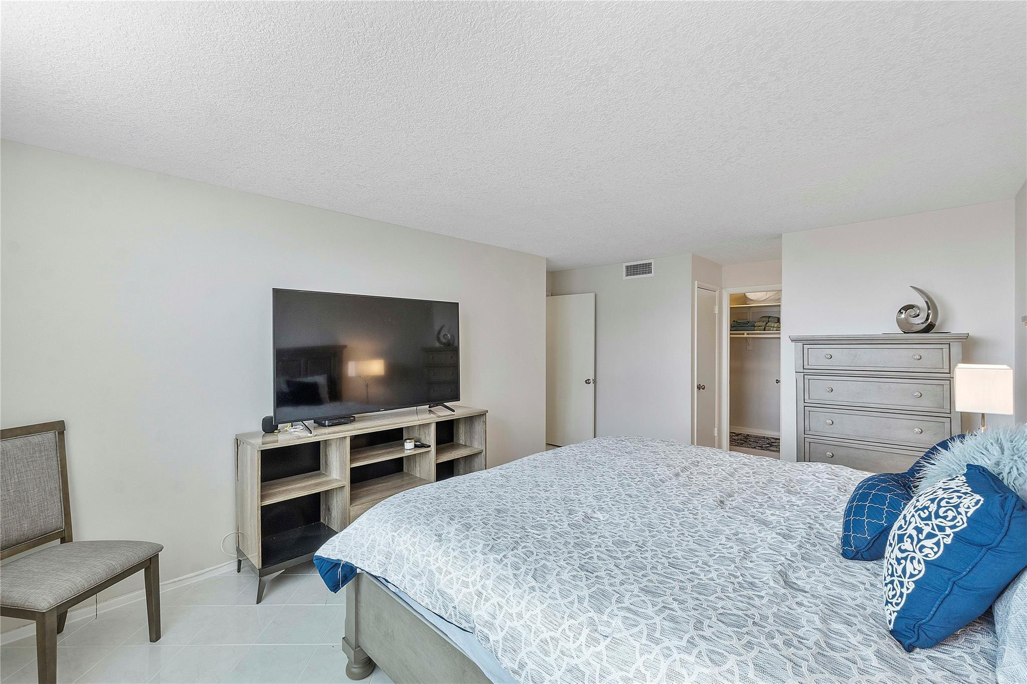 3015 N Ocean Boulevard 4L