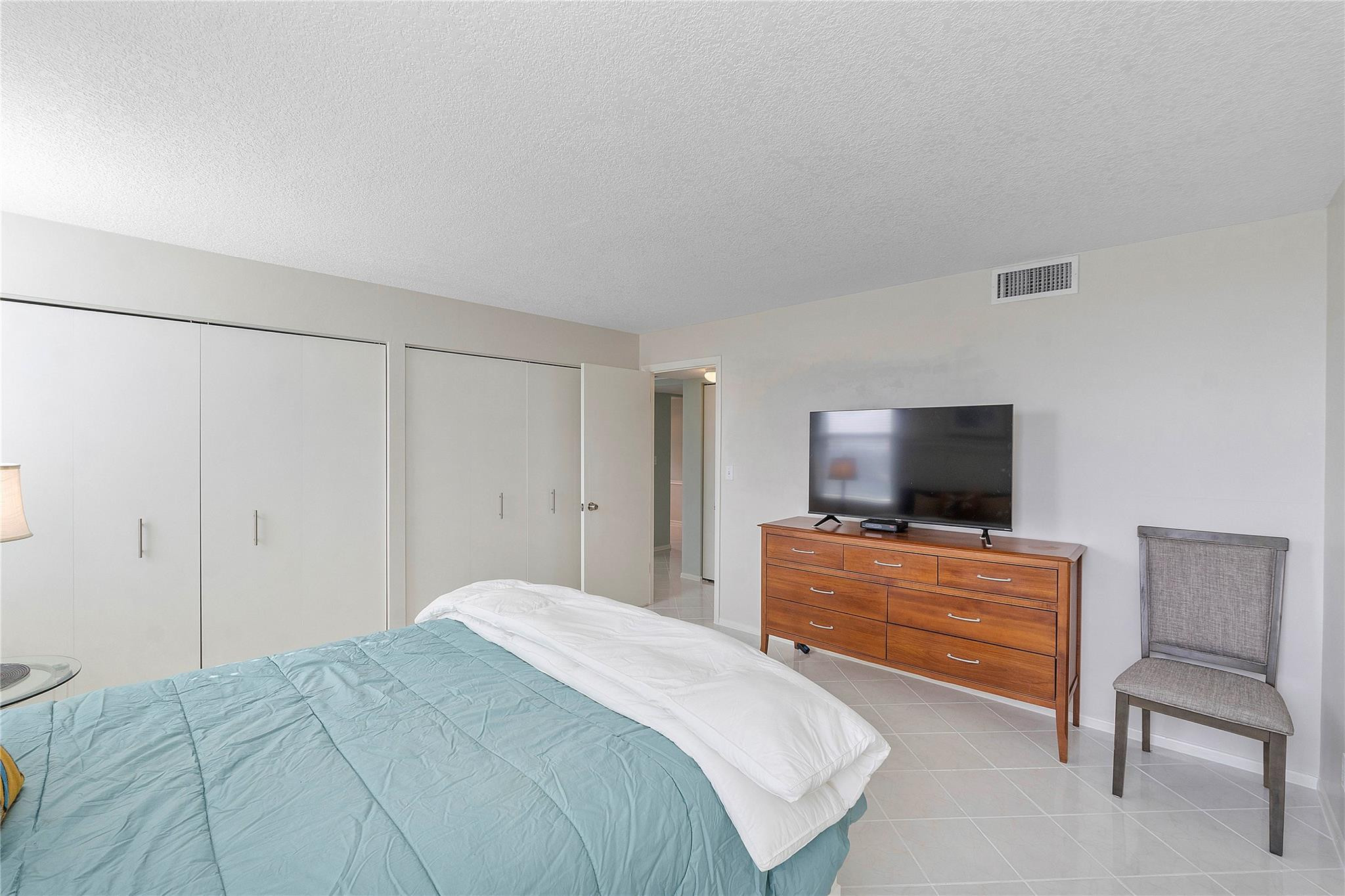 3015 N Ocean Boulevard 4L