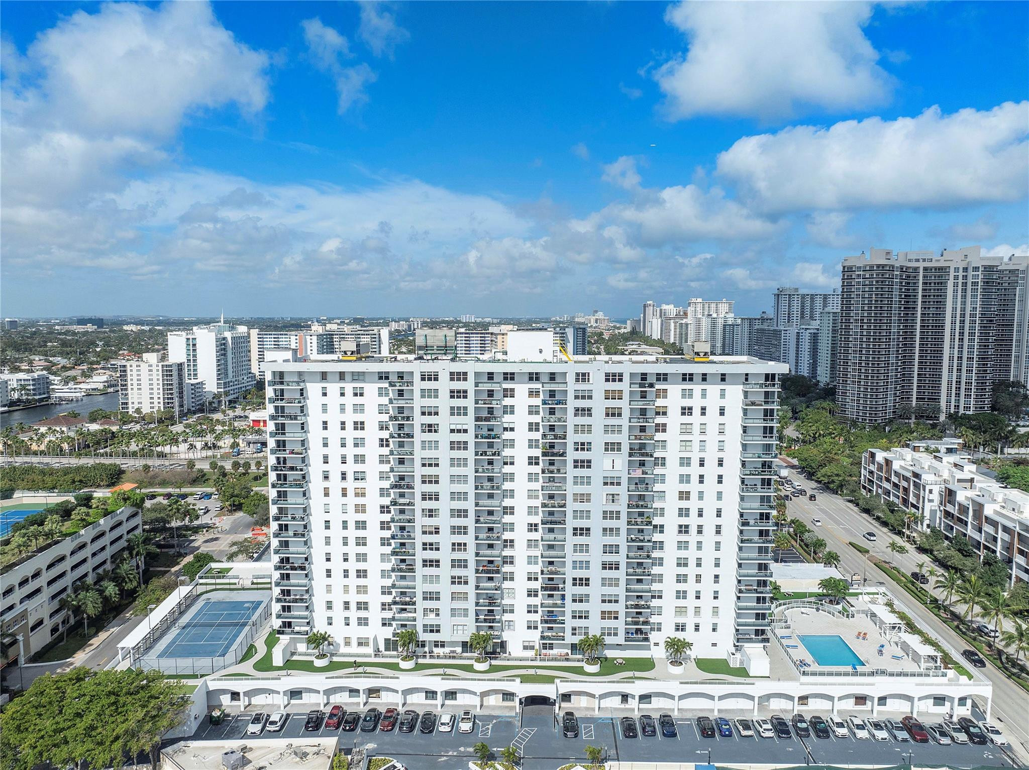 3015 N Ocean Boulevard 4L