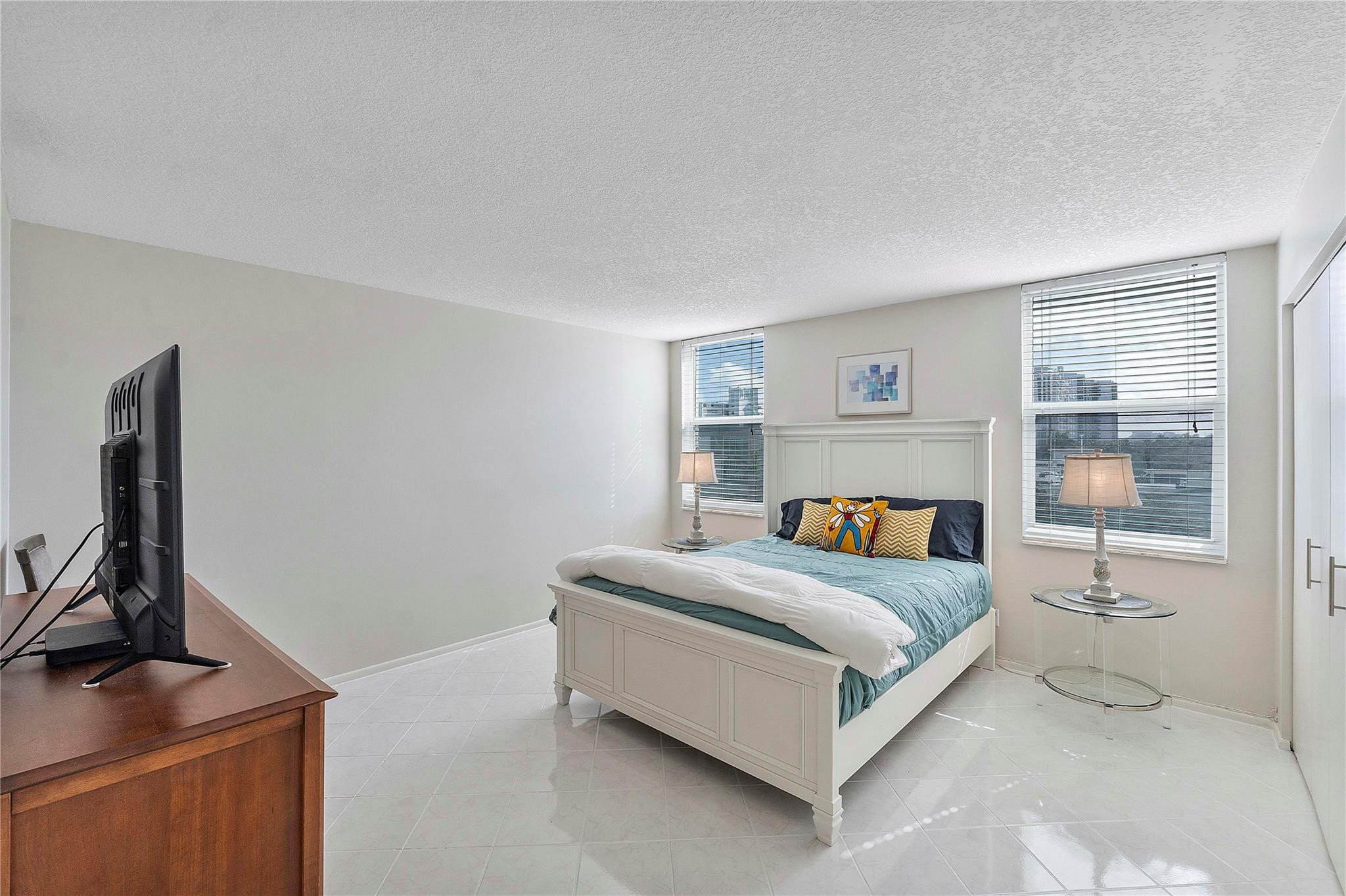 3015 N Ocean Boulevard 4L