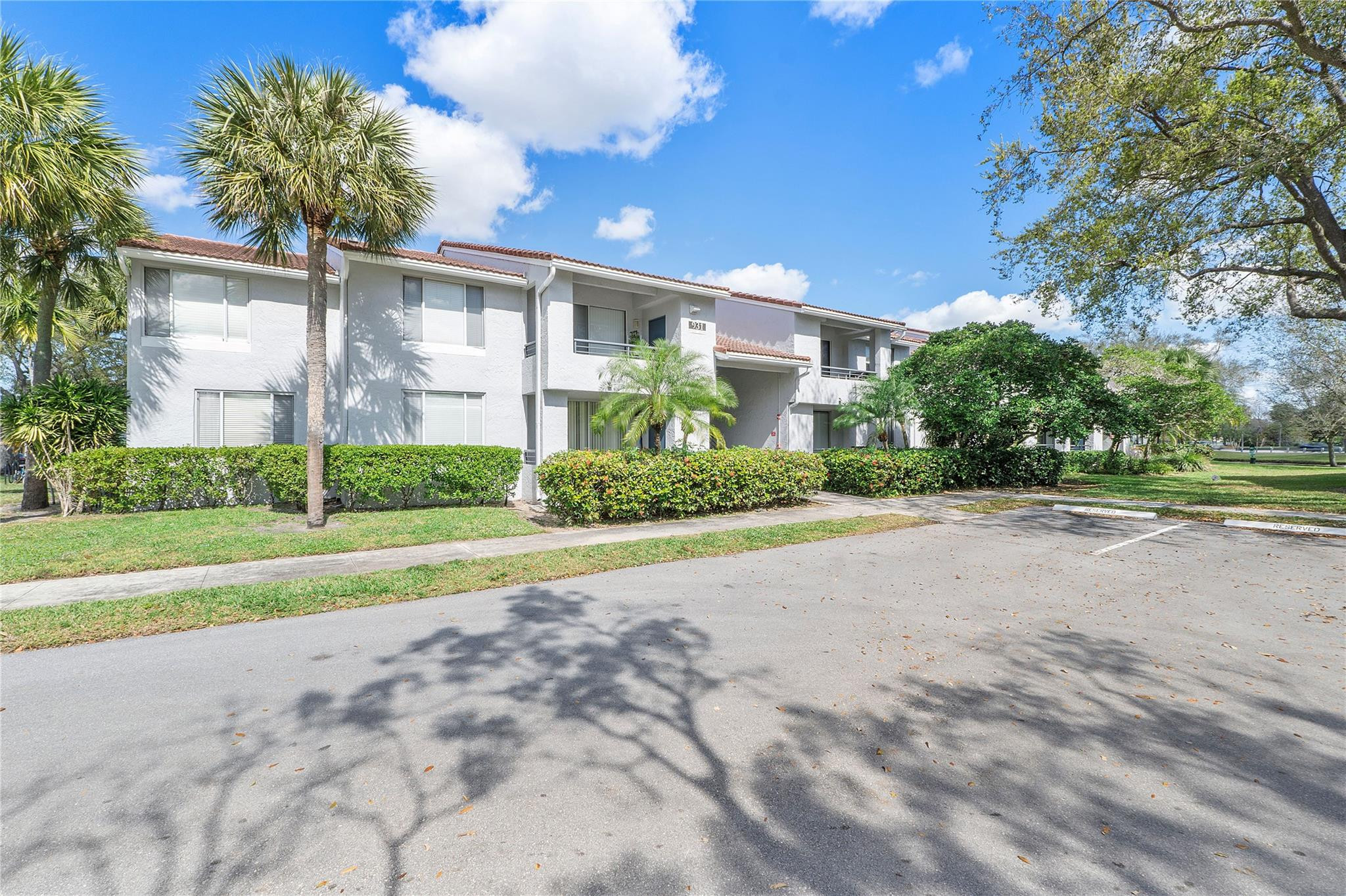 931 Lyons Road 4204