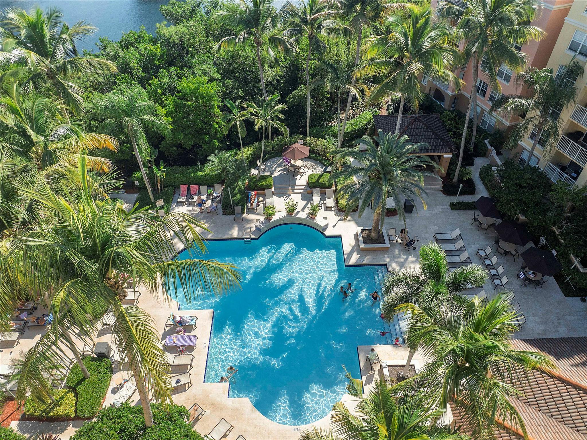 19601 E Country Club Dr 7-108