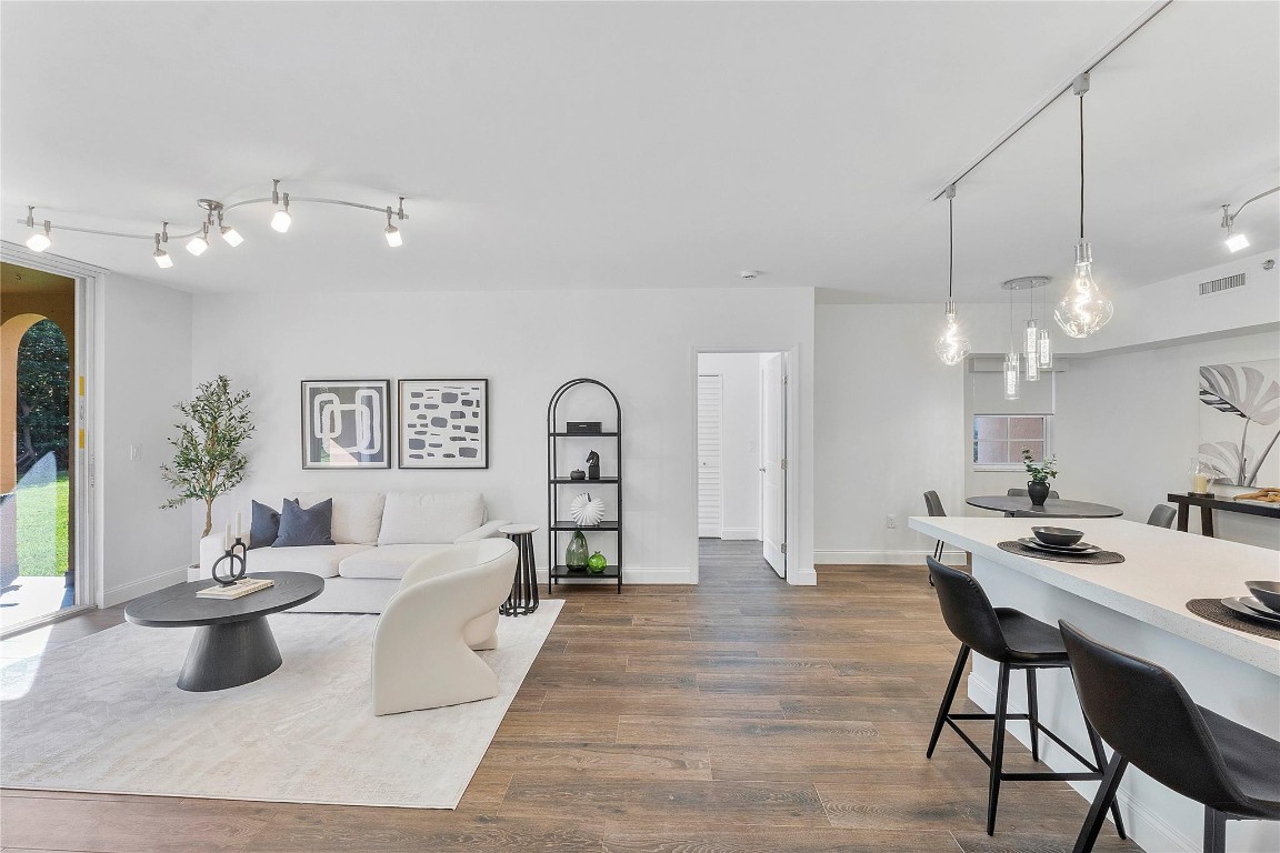 19601 E Country Club Dr 7-108