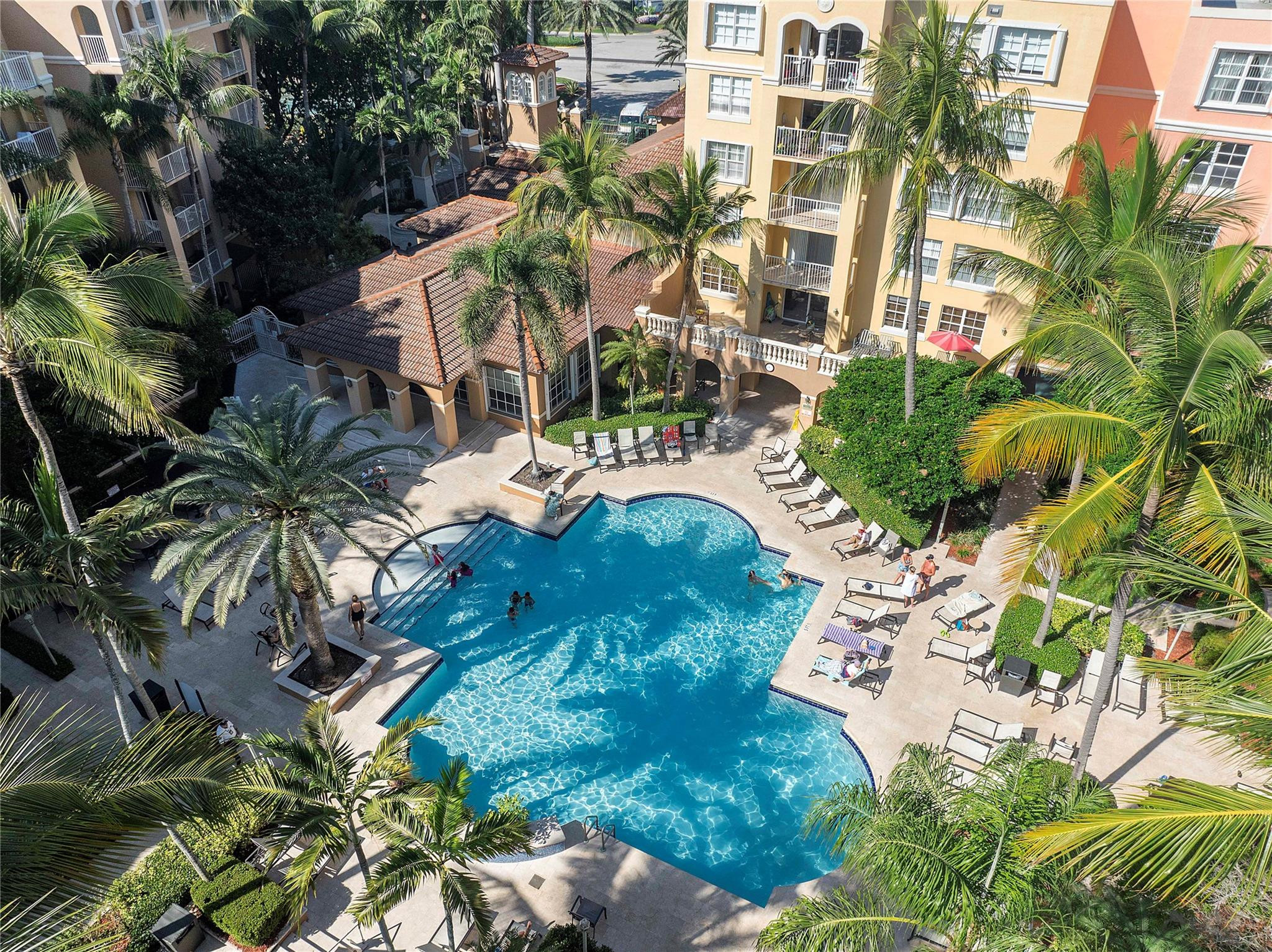 19601 E Country Club Dr 7-108
