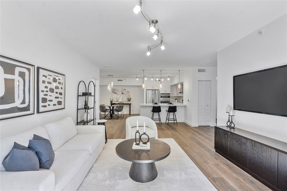 19601 E Country Club Dr 7-108