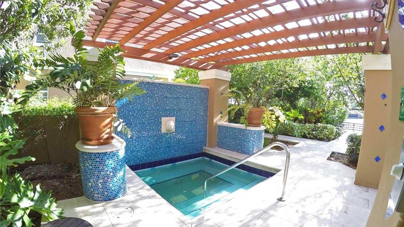 19601 E Country Club Dr 7-108