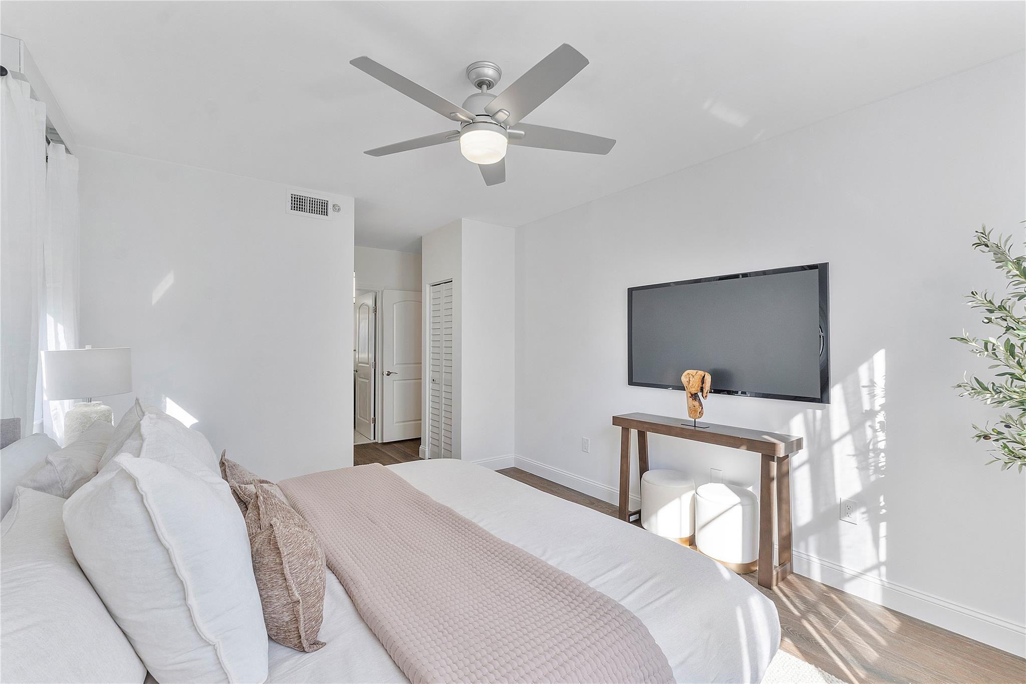 19601 E Country Club Dr 7-108