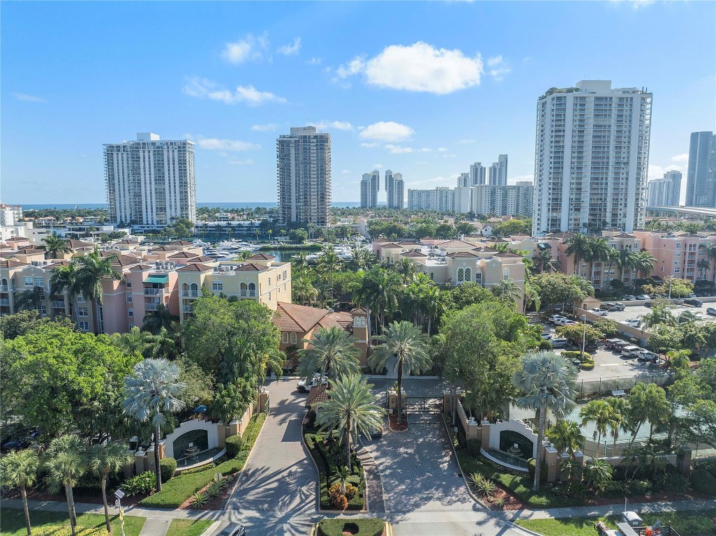 19601 E Country Club Dr 7-108