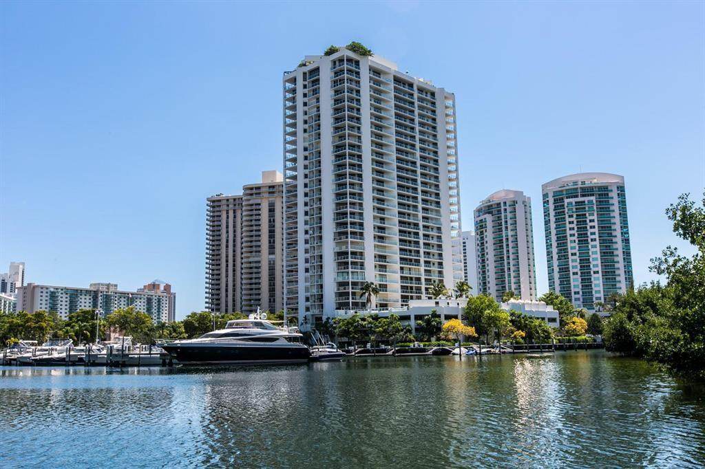 19601 E Country Club Dr 7-108