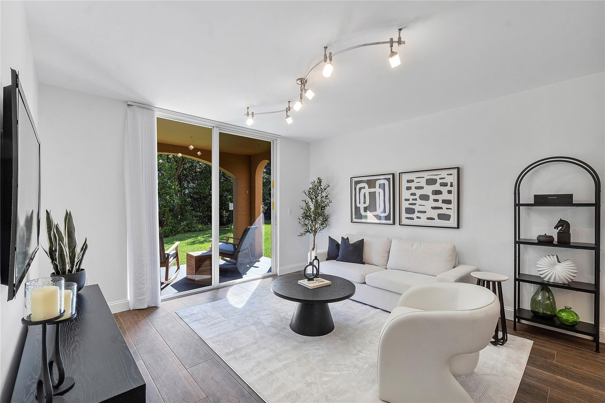 19601 E Country Club Dr 7-108