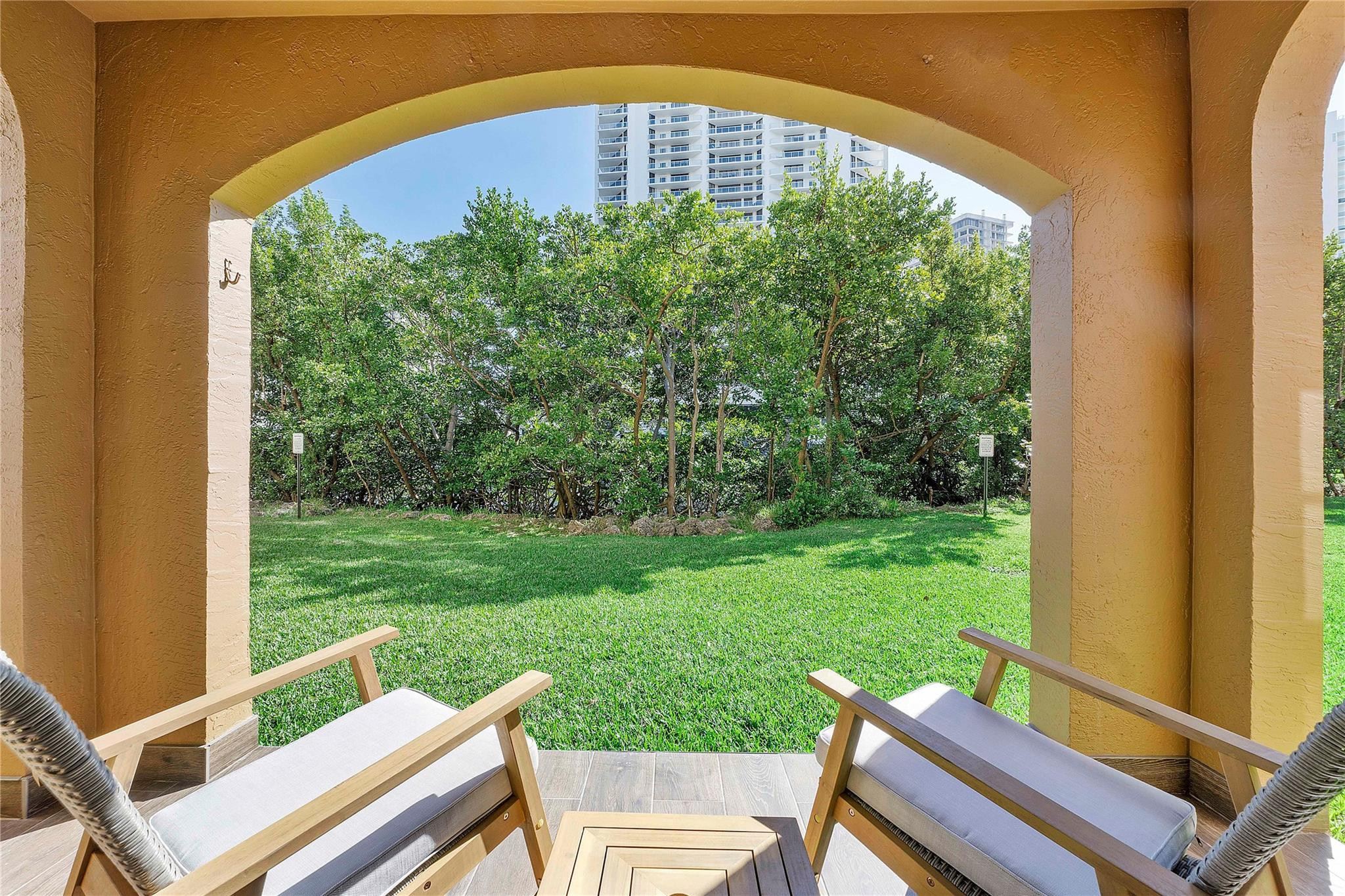 19601 E Country Club Dr 7-108