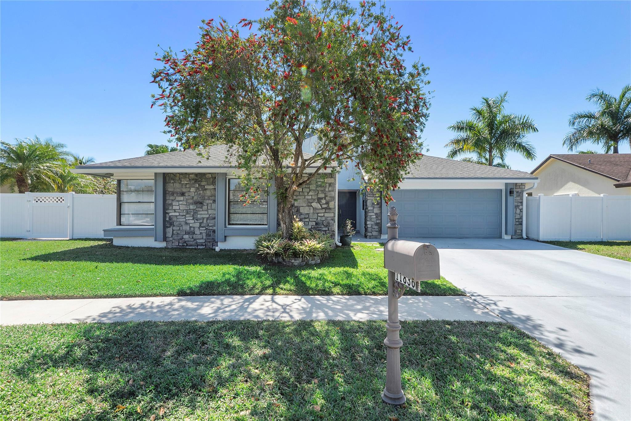 11836 Sunchase Ct