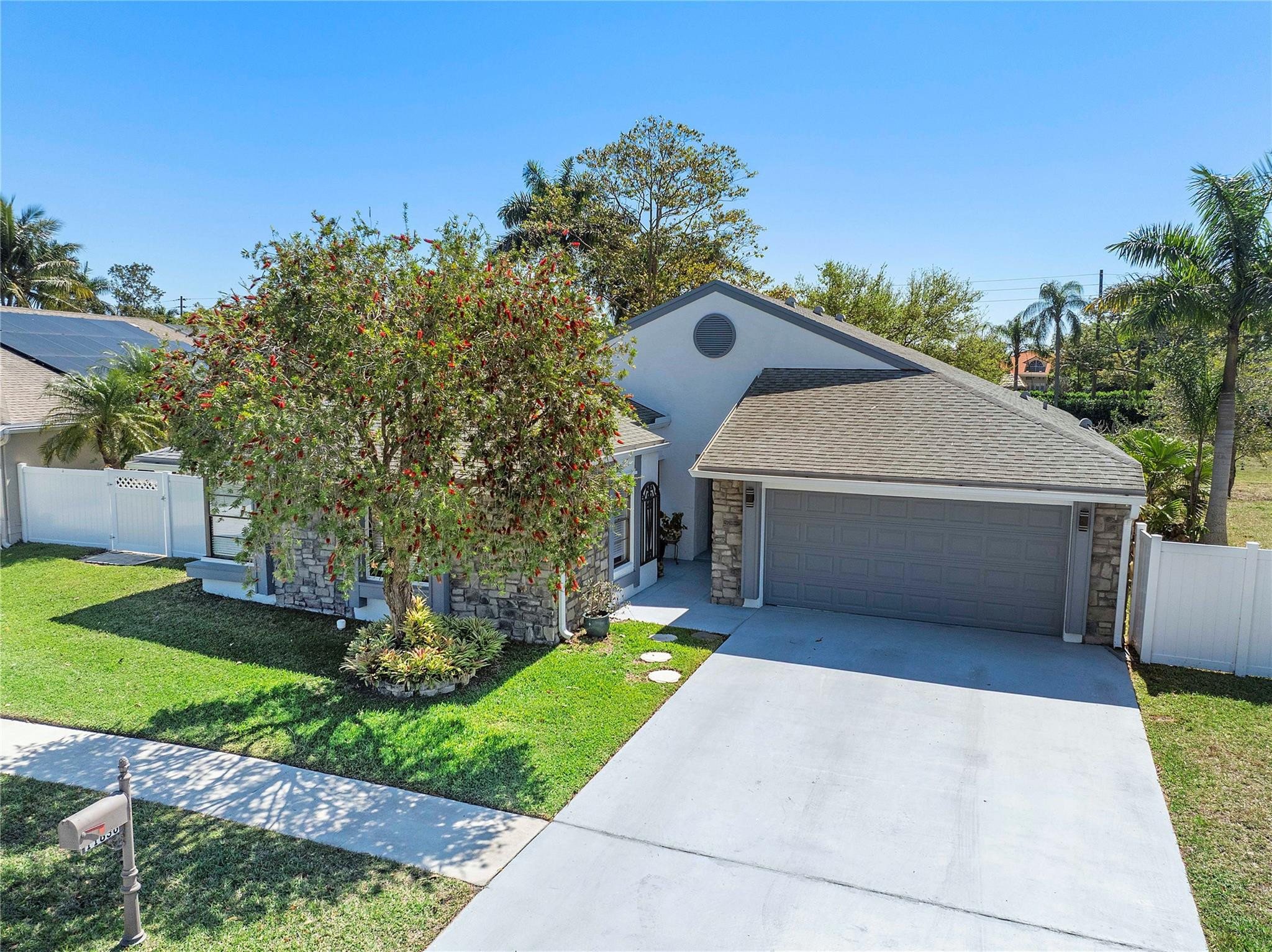 11836 Sunchase Ct