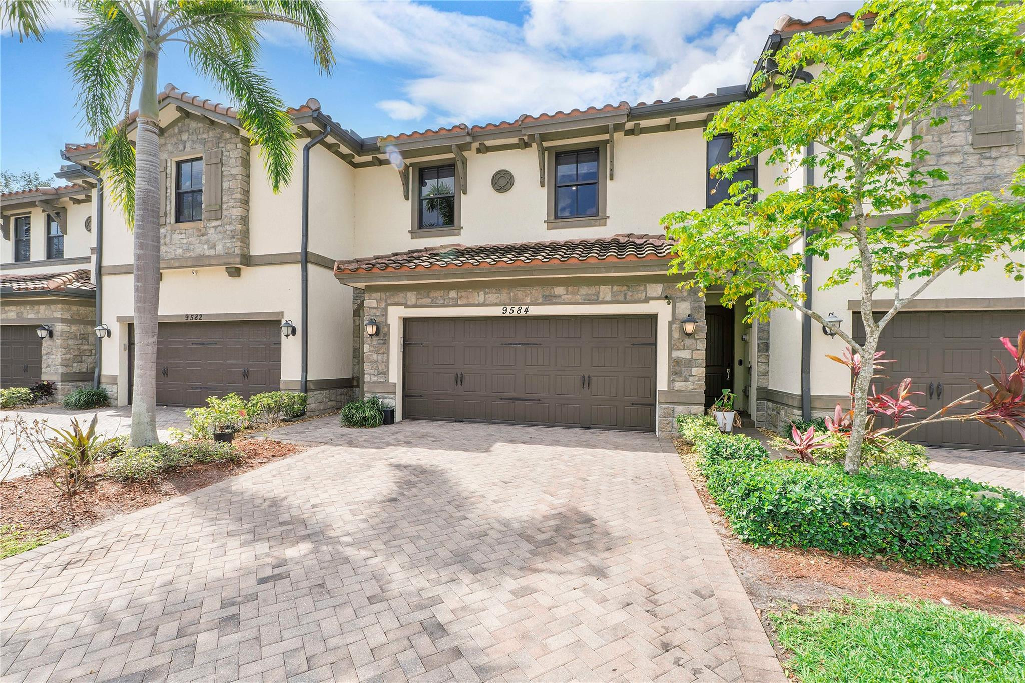 9584 S Town Parc Cir S 0