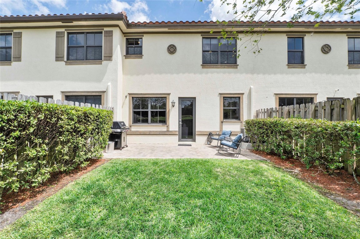 9584 S Town Parc Cir S 0