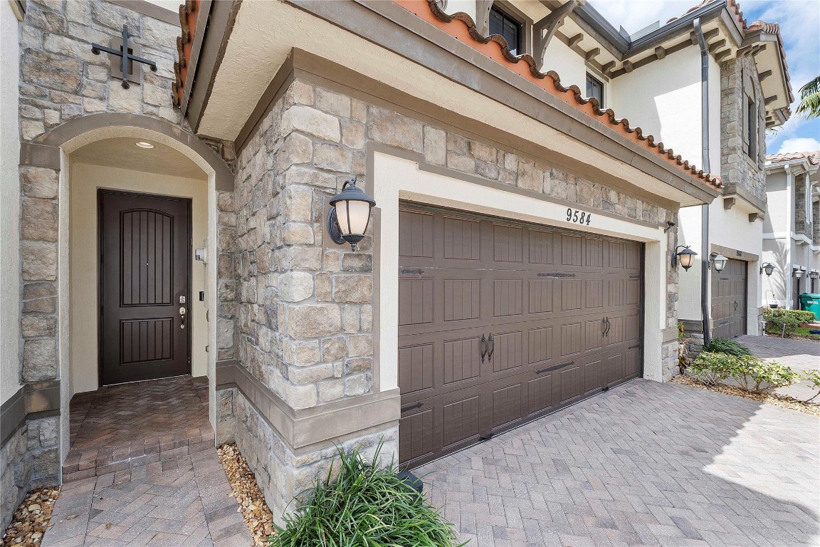 9584 S Town Parc Cir S 0