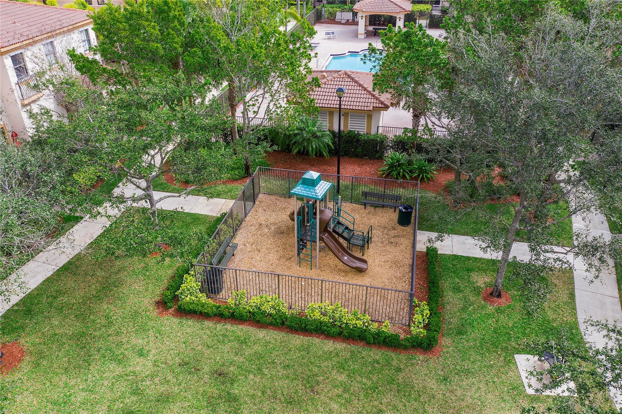 4716 N Grand Cypress Cir N 4716