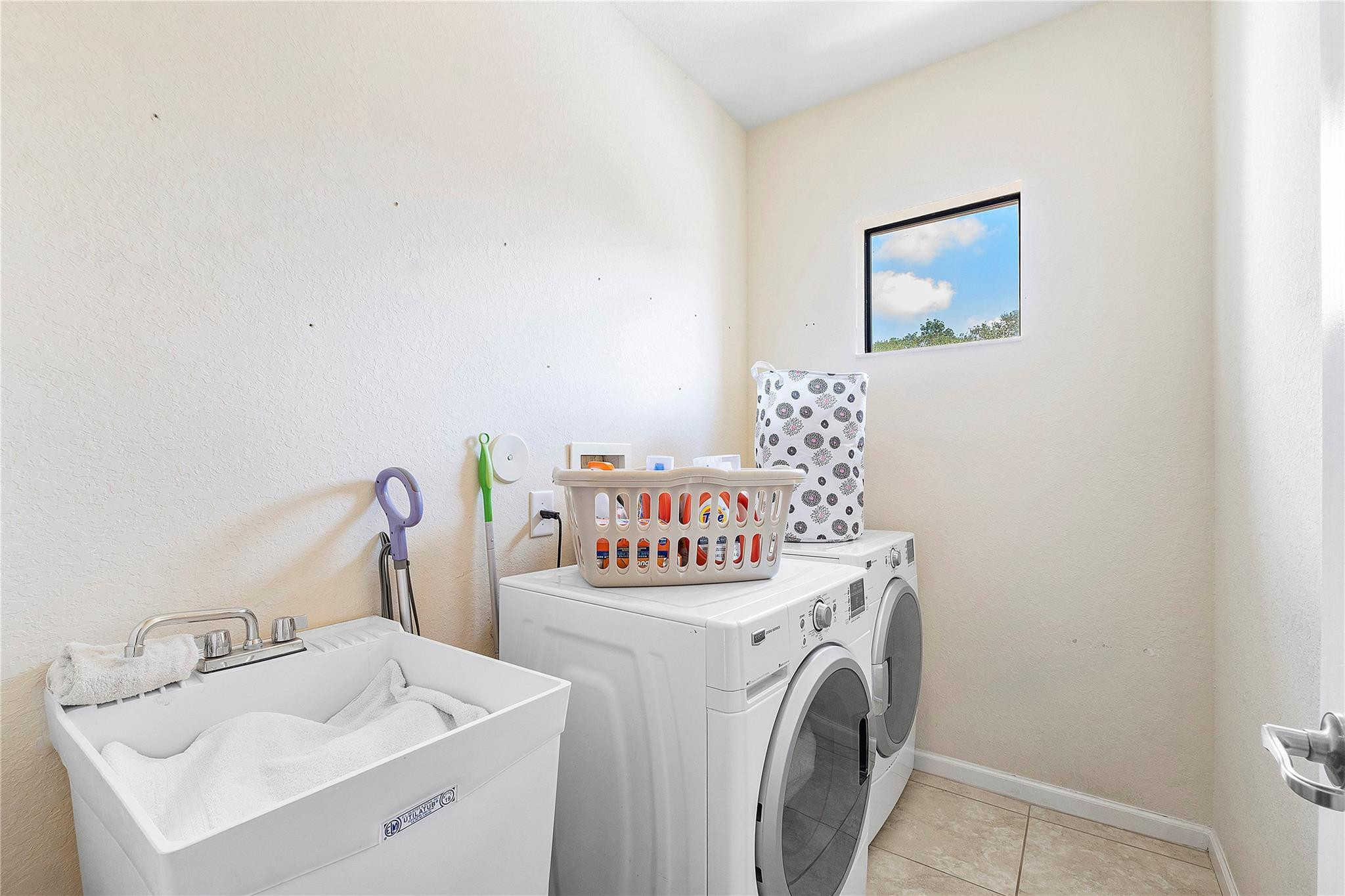 4716 N Grand Cypress Cir N 4716