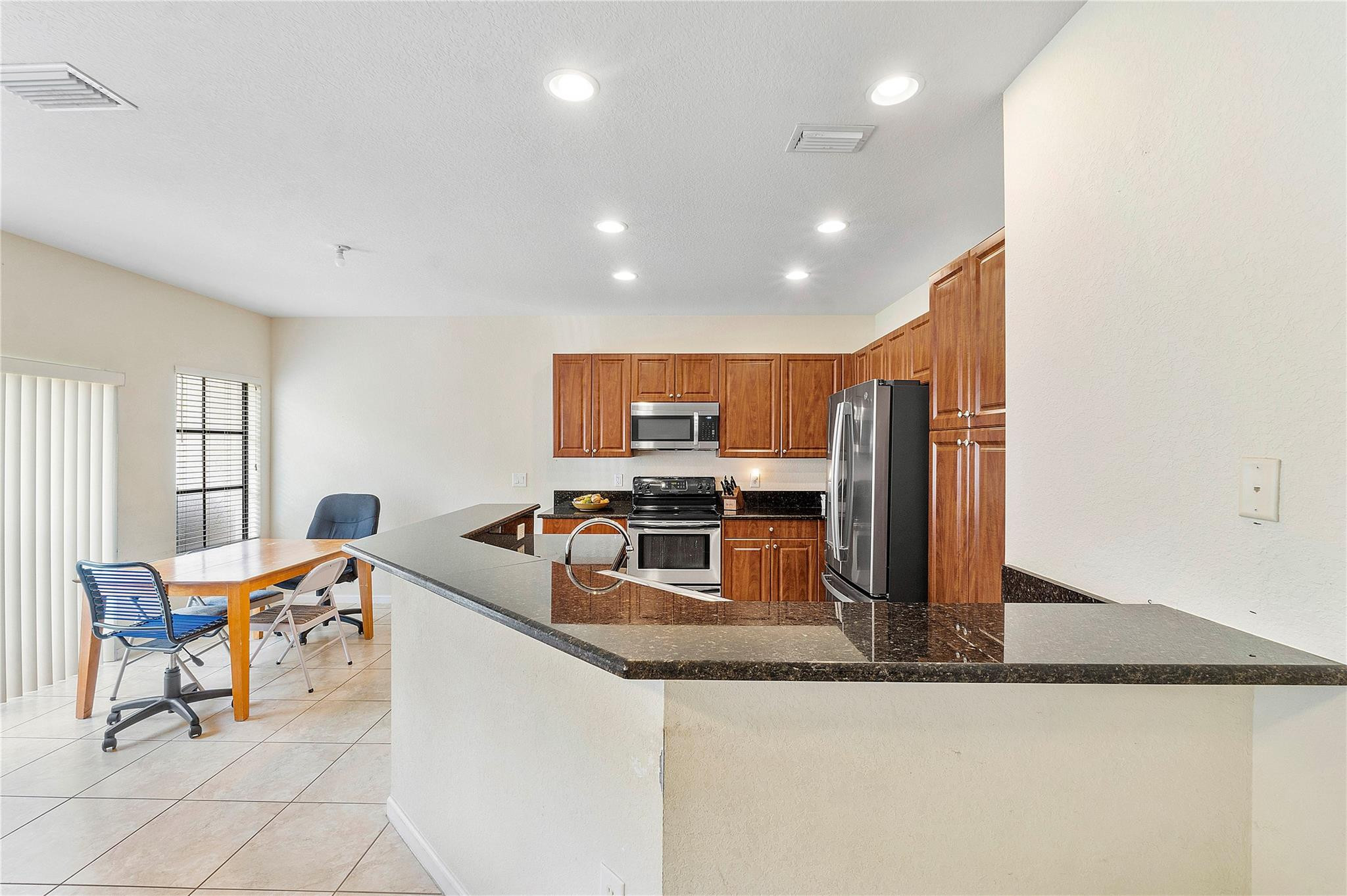 4716 N Grand Cypress Cir N 4716