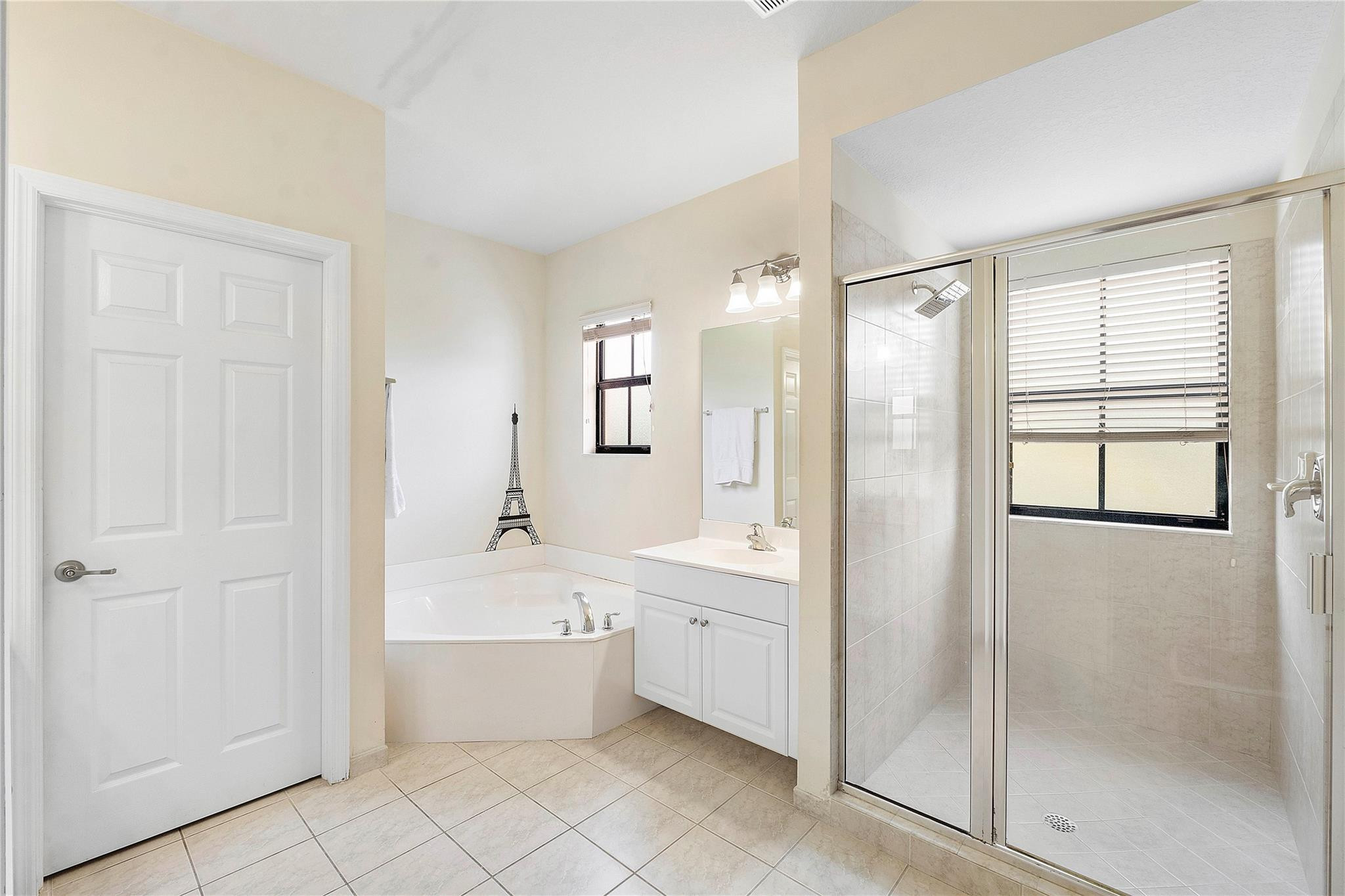 4716 N Grand Cypress Cir N 4716