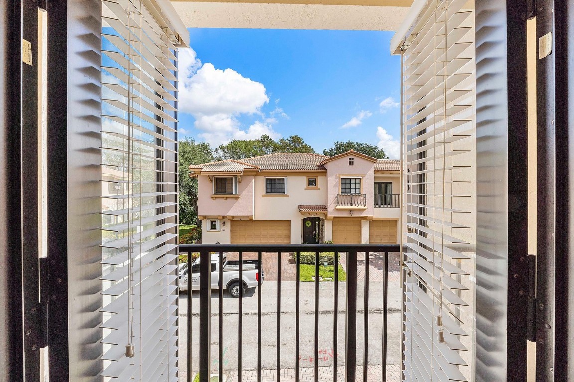 4716 N Grand Cypress Cir N 4716