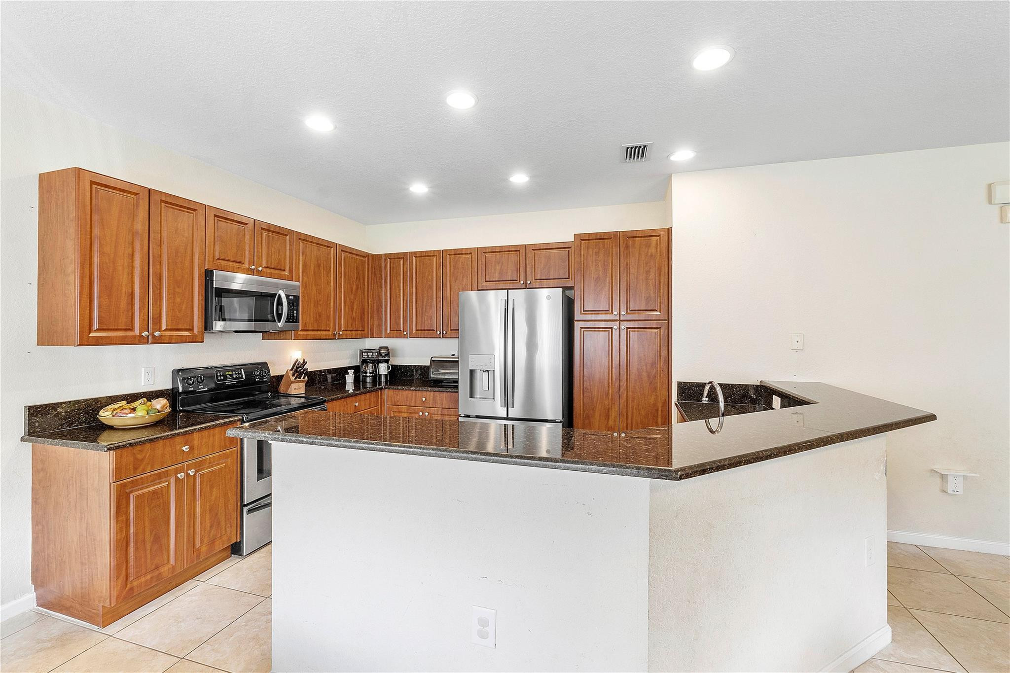 4716 N Grand Cypress Cir N 4716