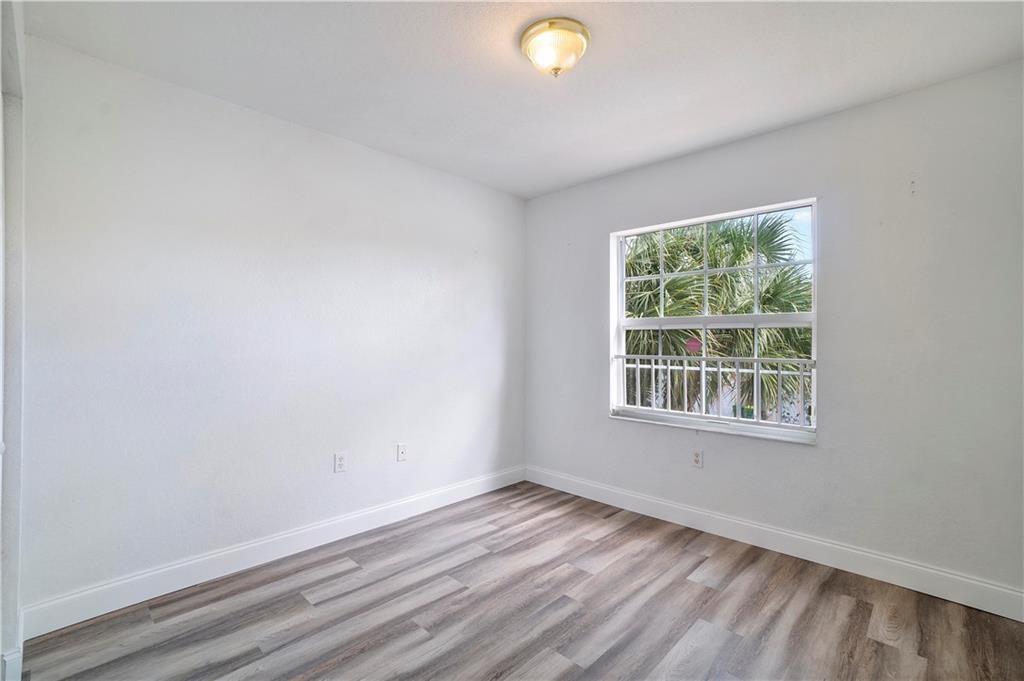6373 Landings Way