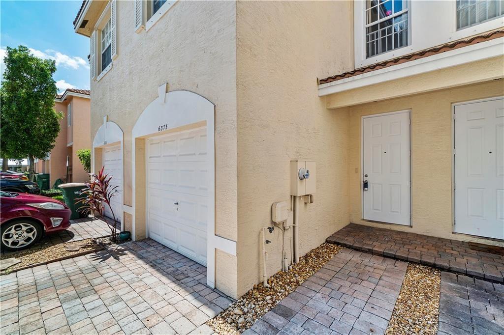 6373 Landings Way
