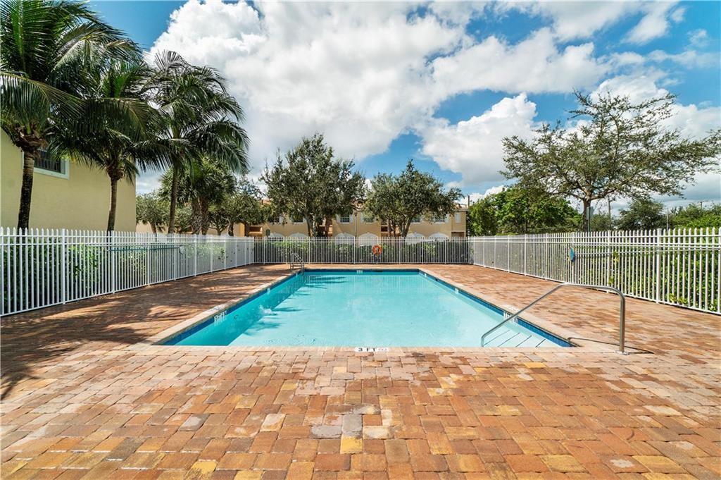6373 Landings Way