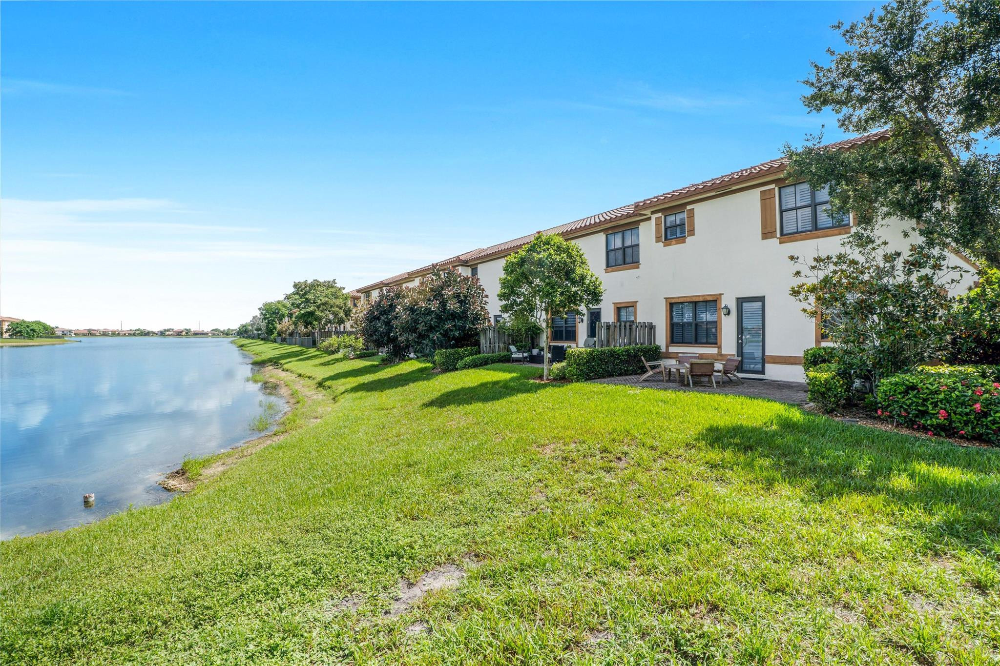 8405 Lakeview Trl