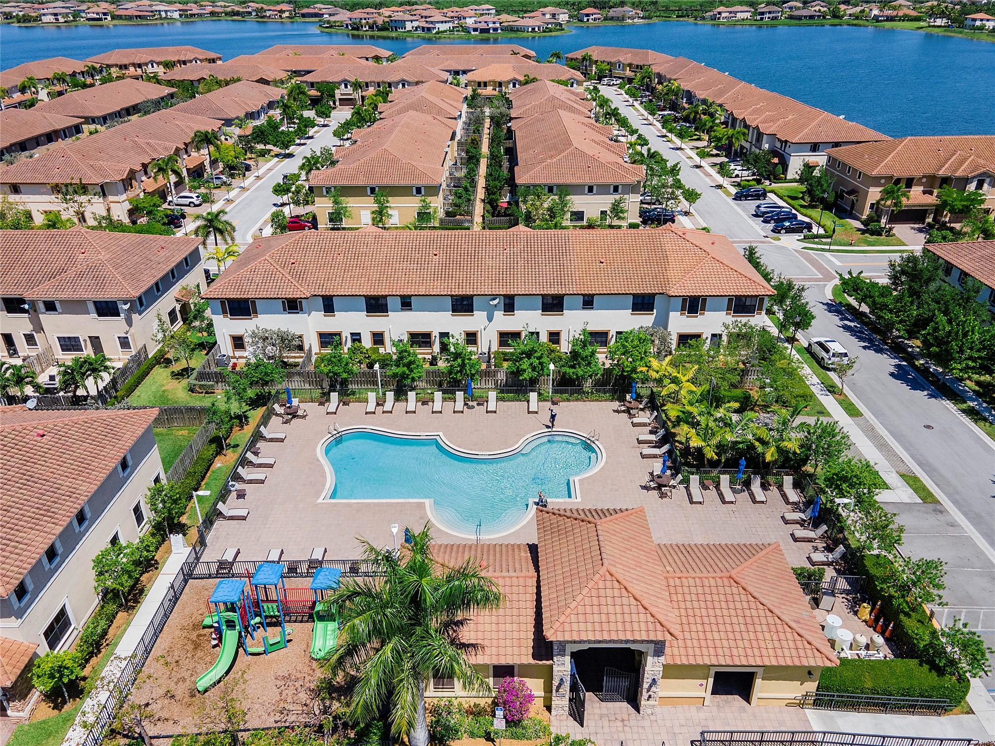 8405 Lakeview Trl