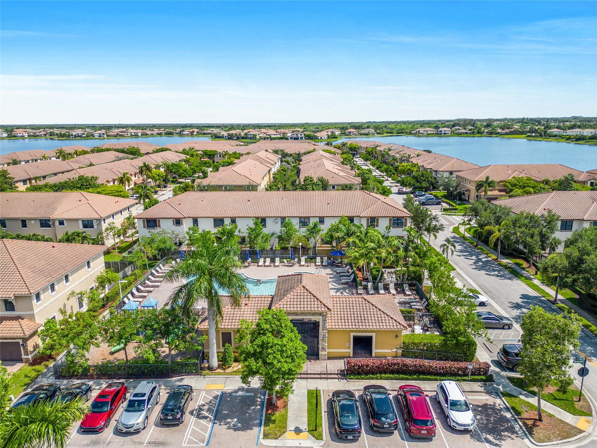 8405 Lakeview Trl