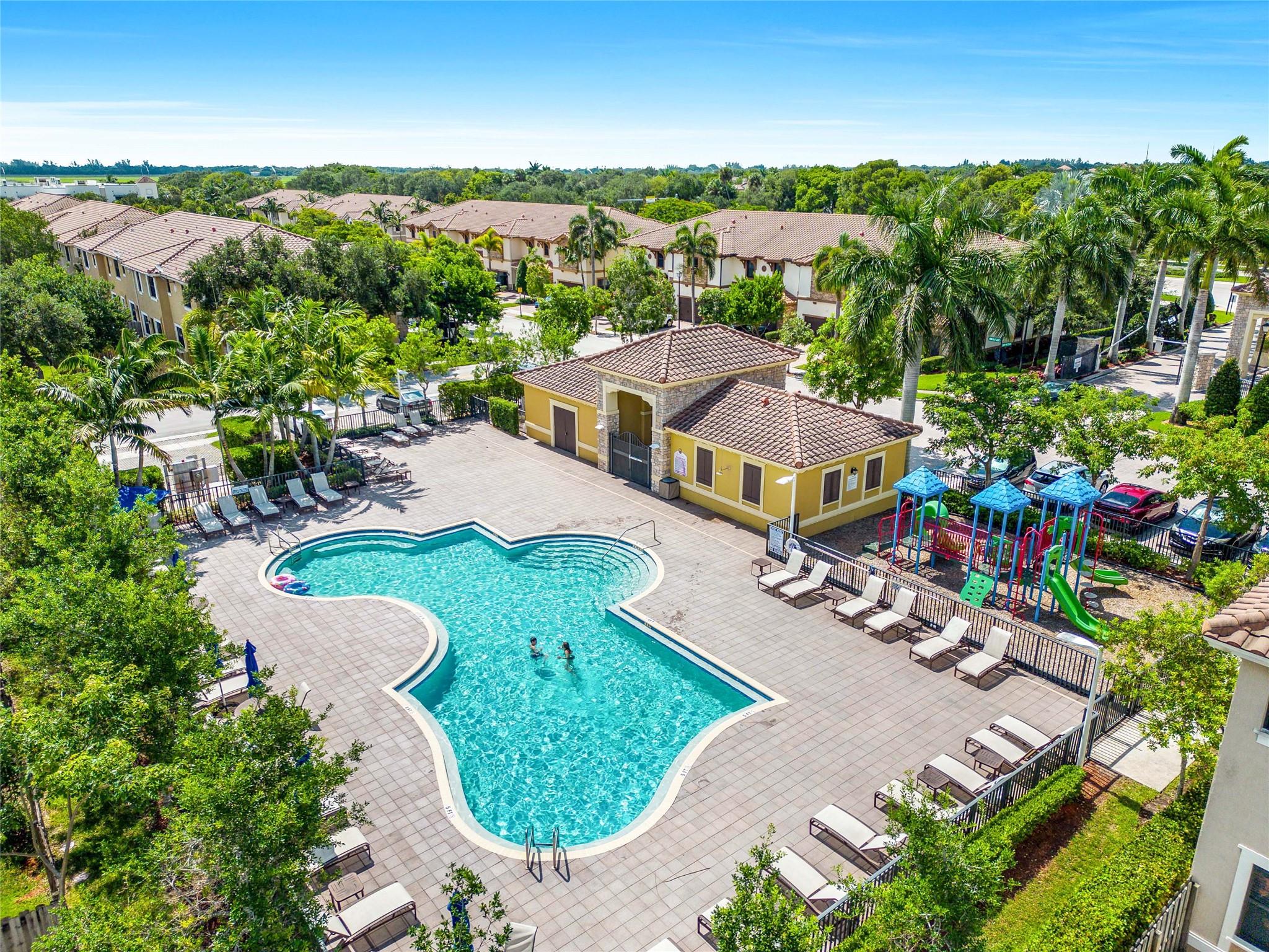 8405 Lakeview Trl