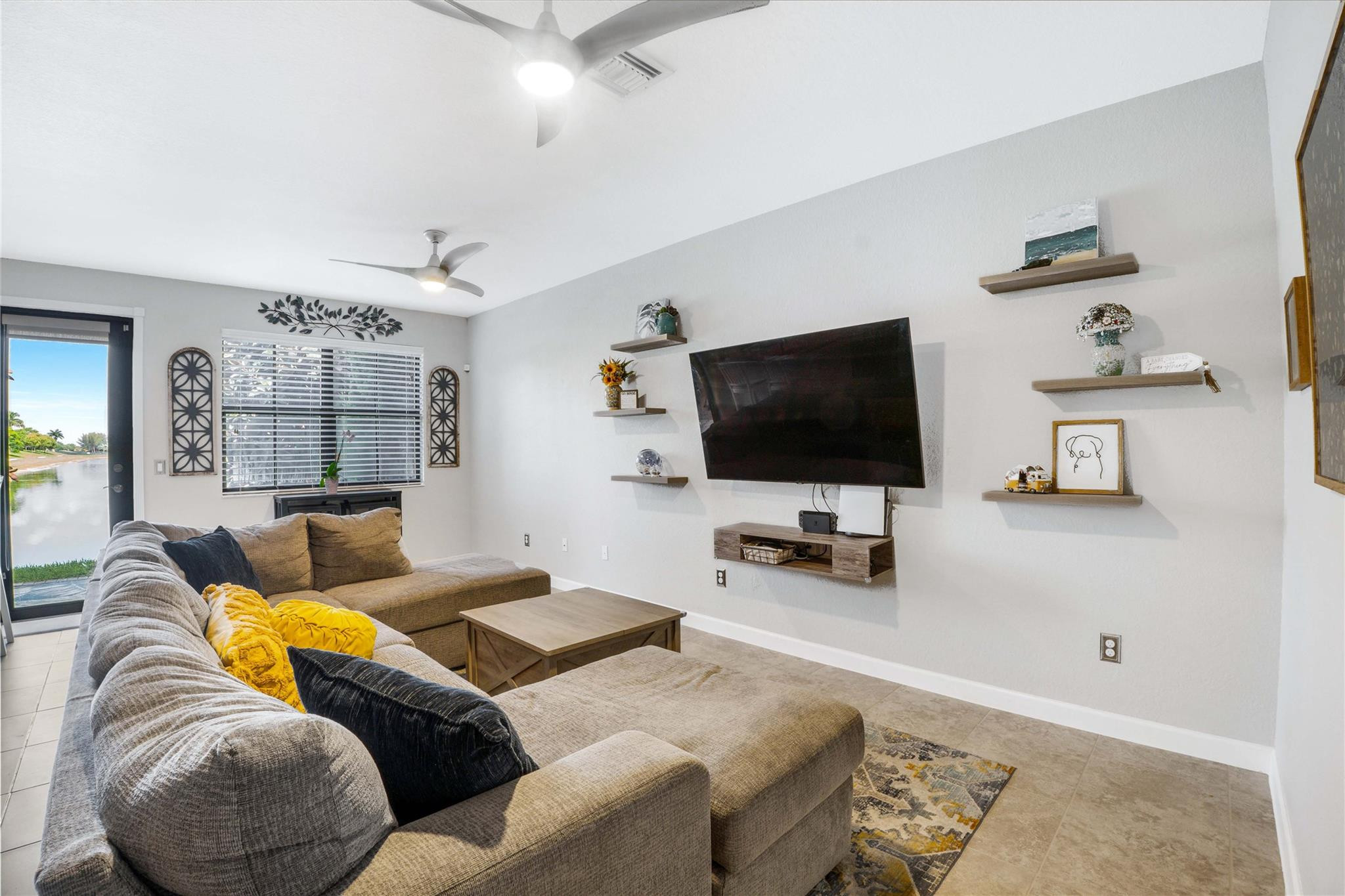 8405 Lakeview Trl
