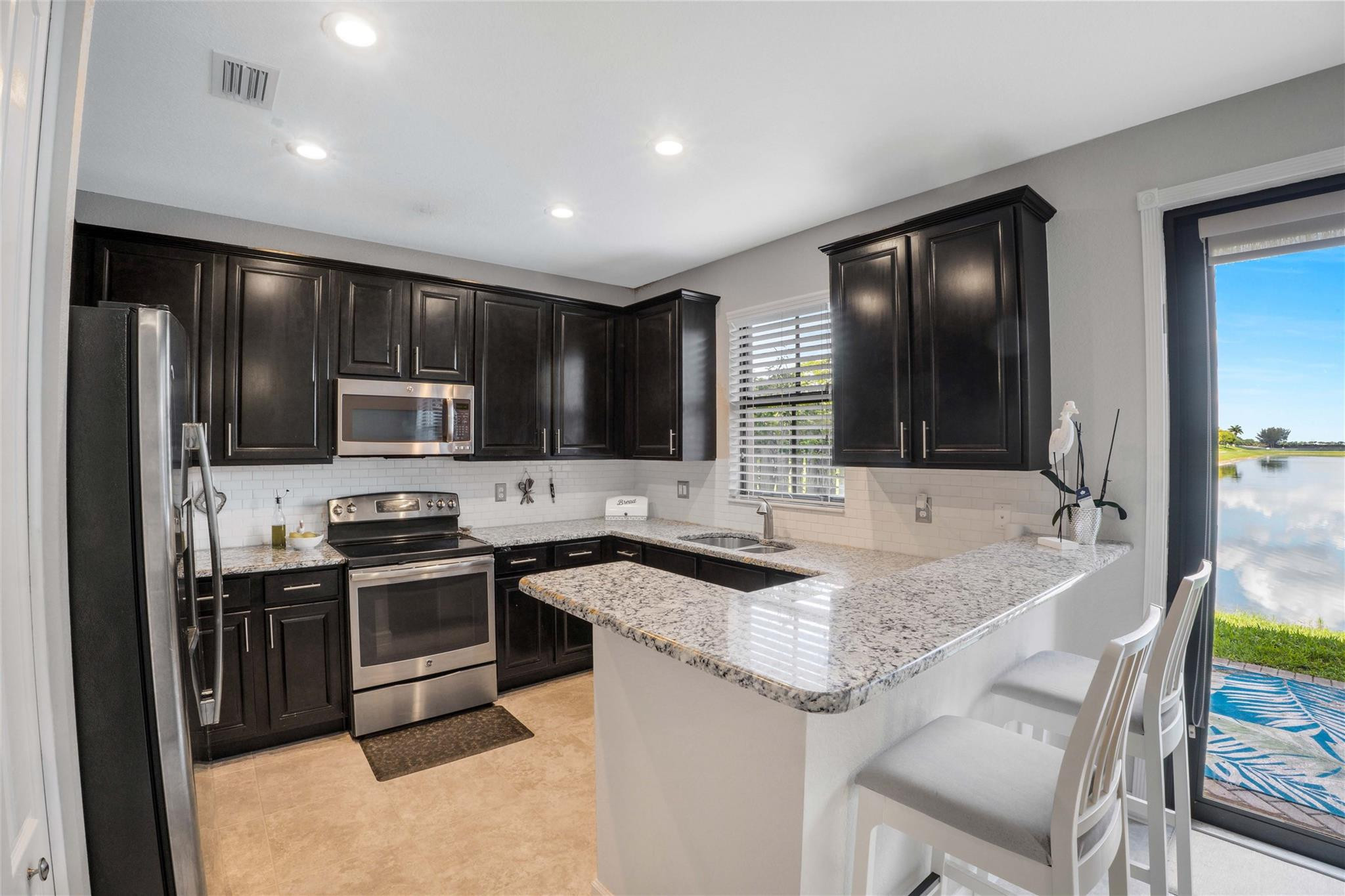 8405 Lakeview Trl