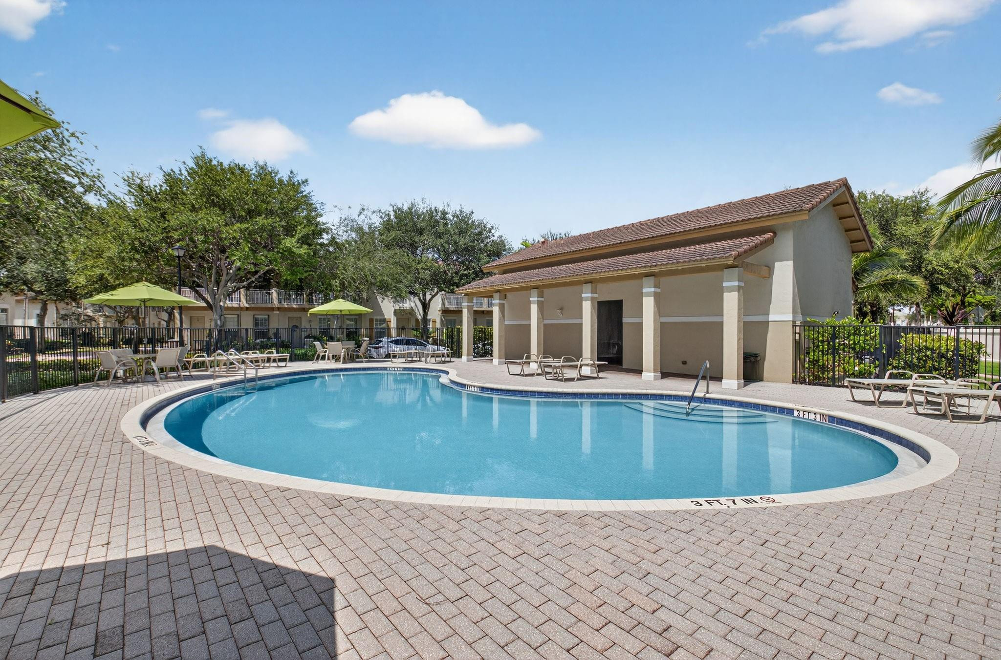 616 NW 25th Ave 616