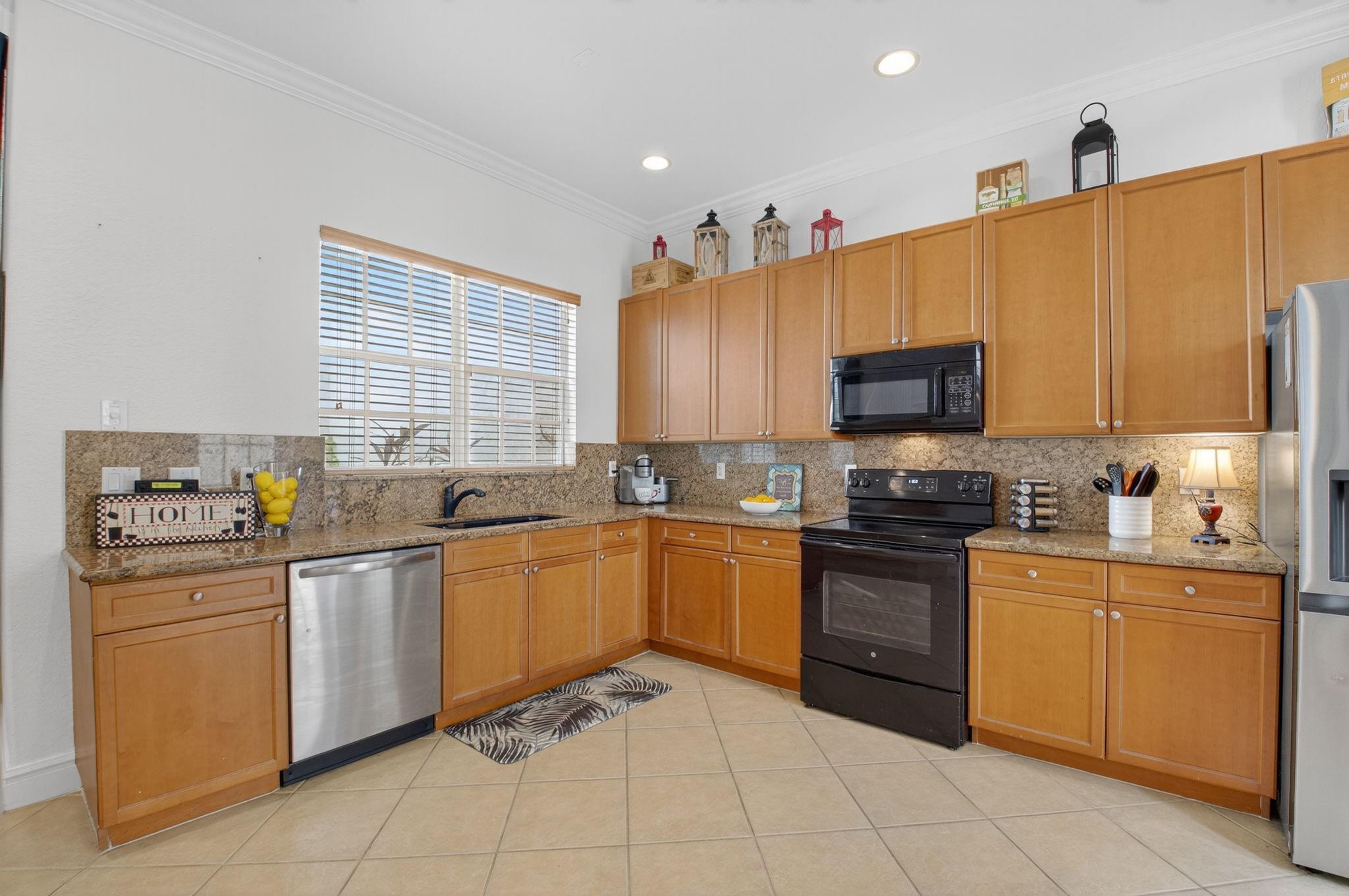 616 NW 25th Ave 616