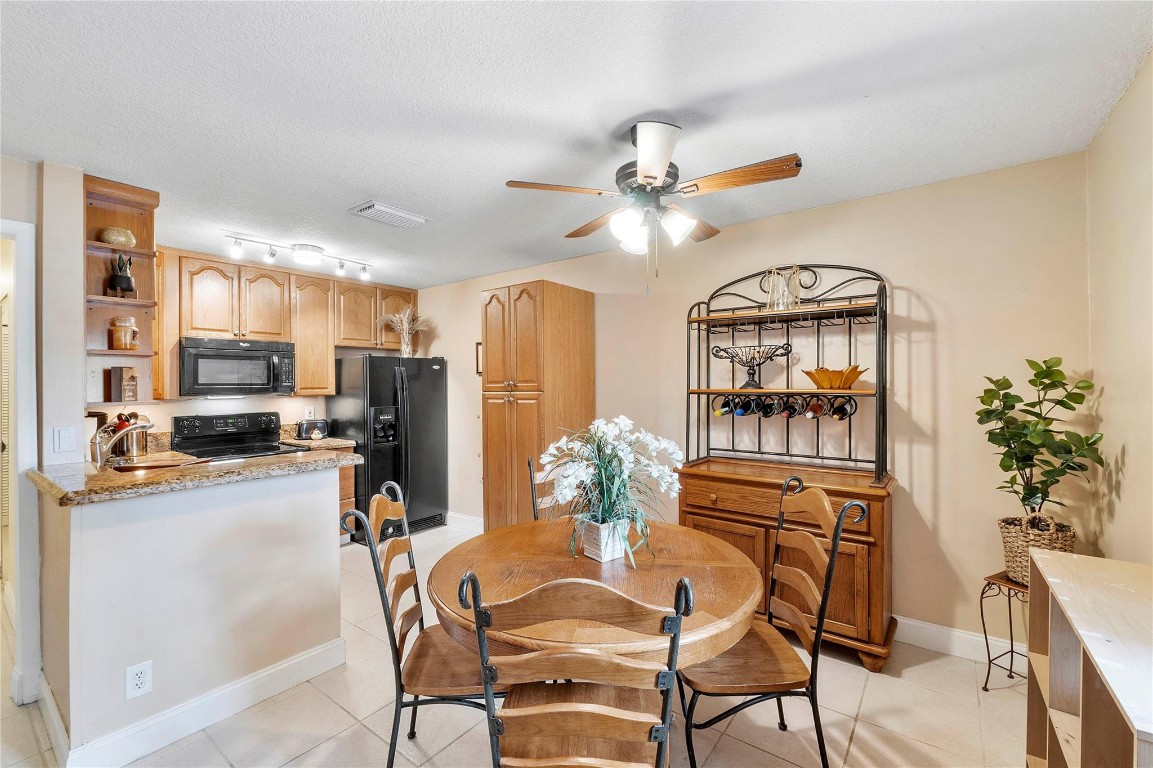 2852 Coral Springs Dr 2852