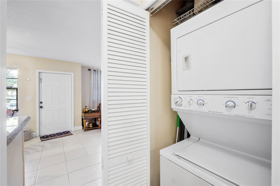 2852 Coral Springs Dr 2852